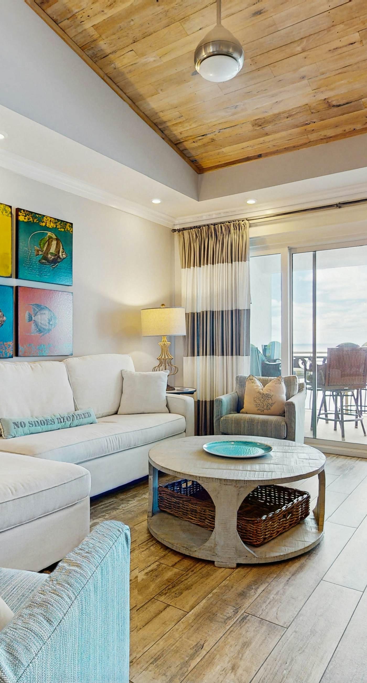 Oceanfront resort condo with balcony, lagoon pool, hot tub, Gulf view & pickleball