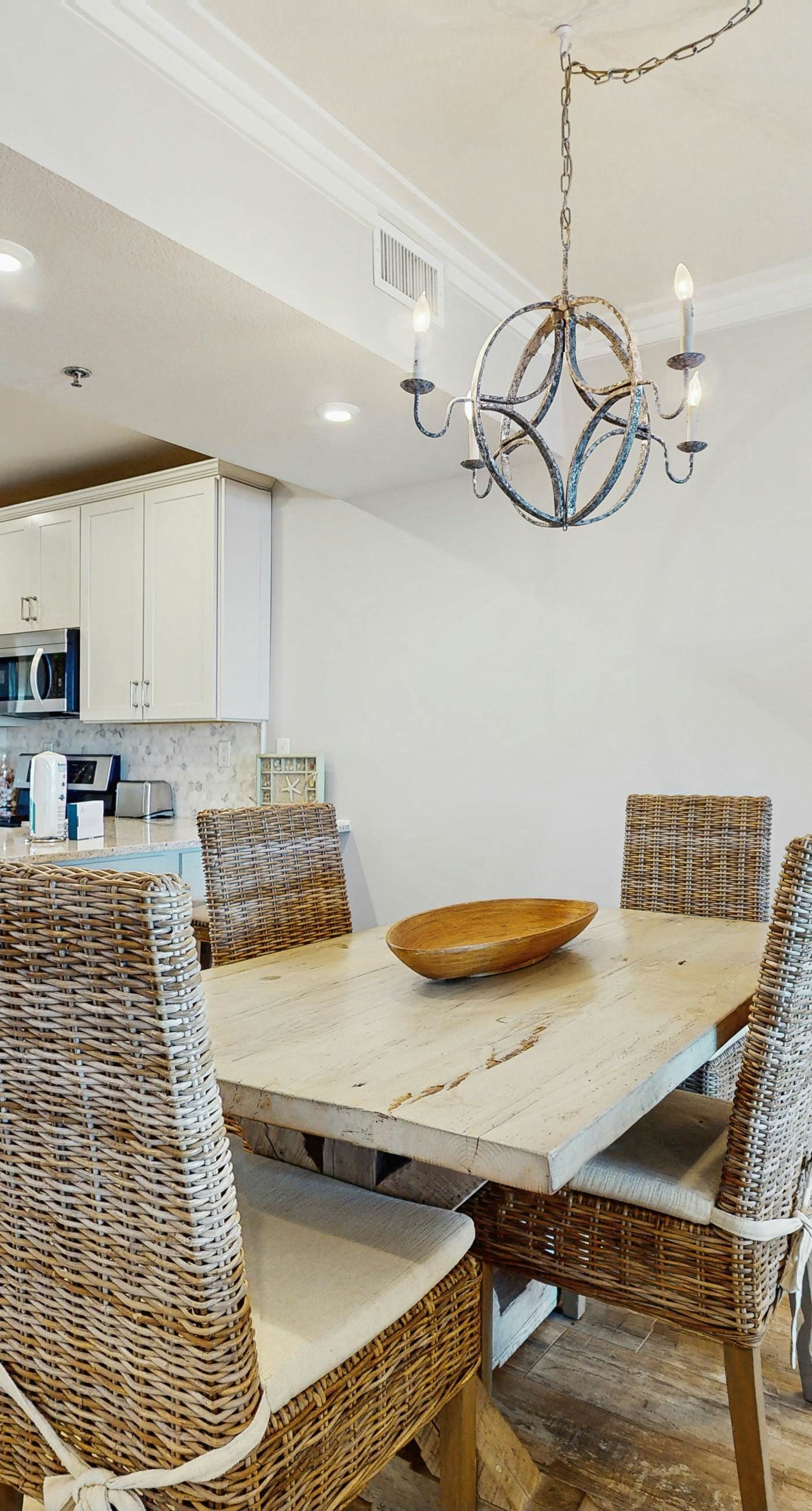 Oceanfront resort condo with balcony, lagoon pool, hot tub, Gulf view & pickleball