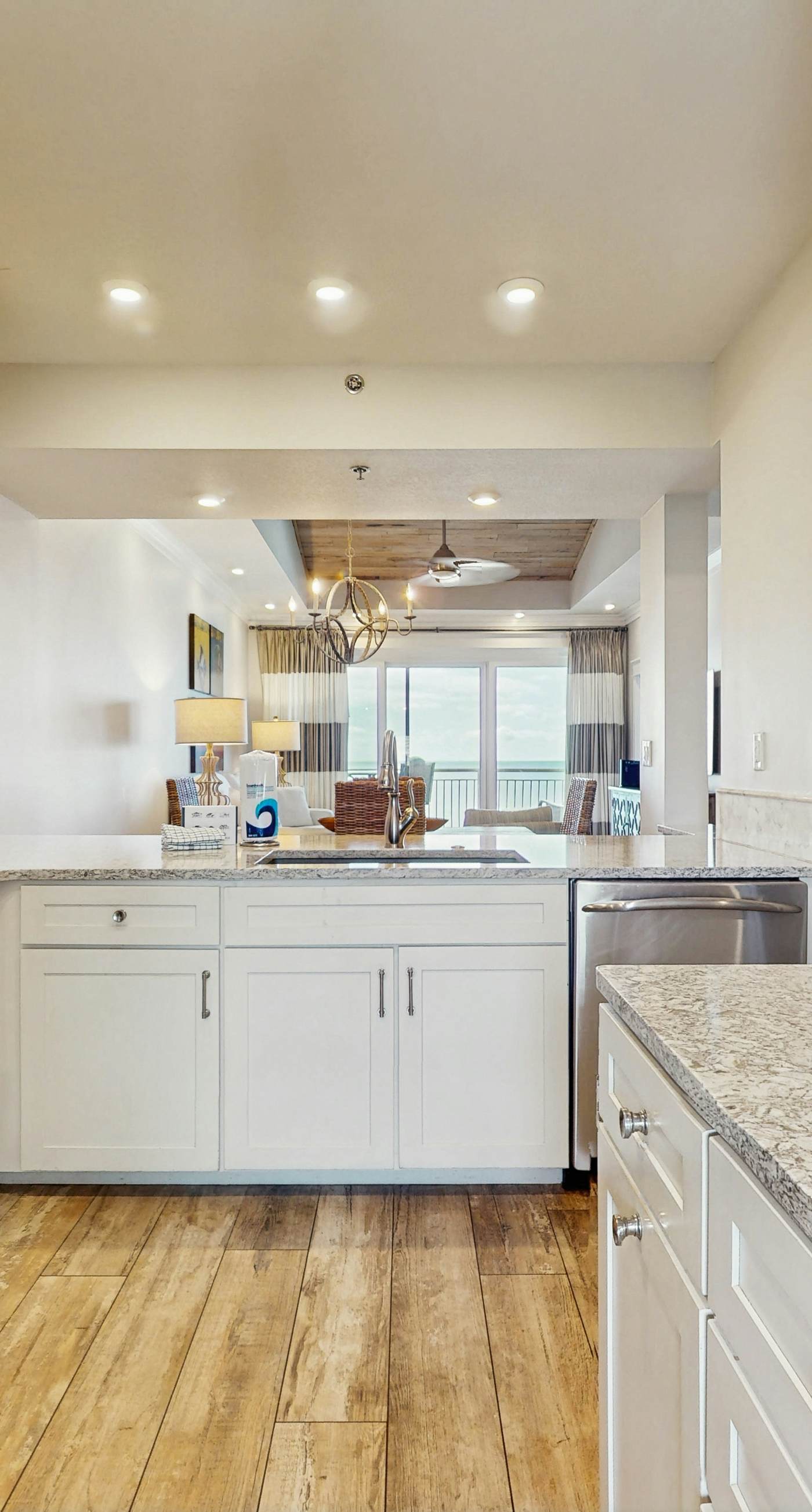 Oceanfront resort condo with balcony, lagoon pool, hot tub, Gulf view & pickleball