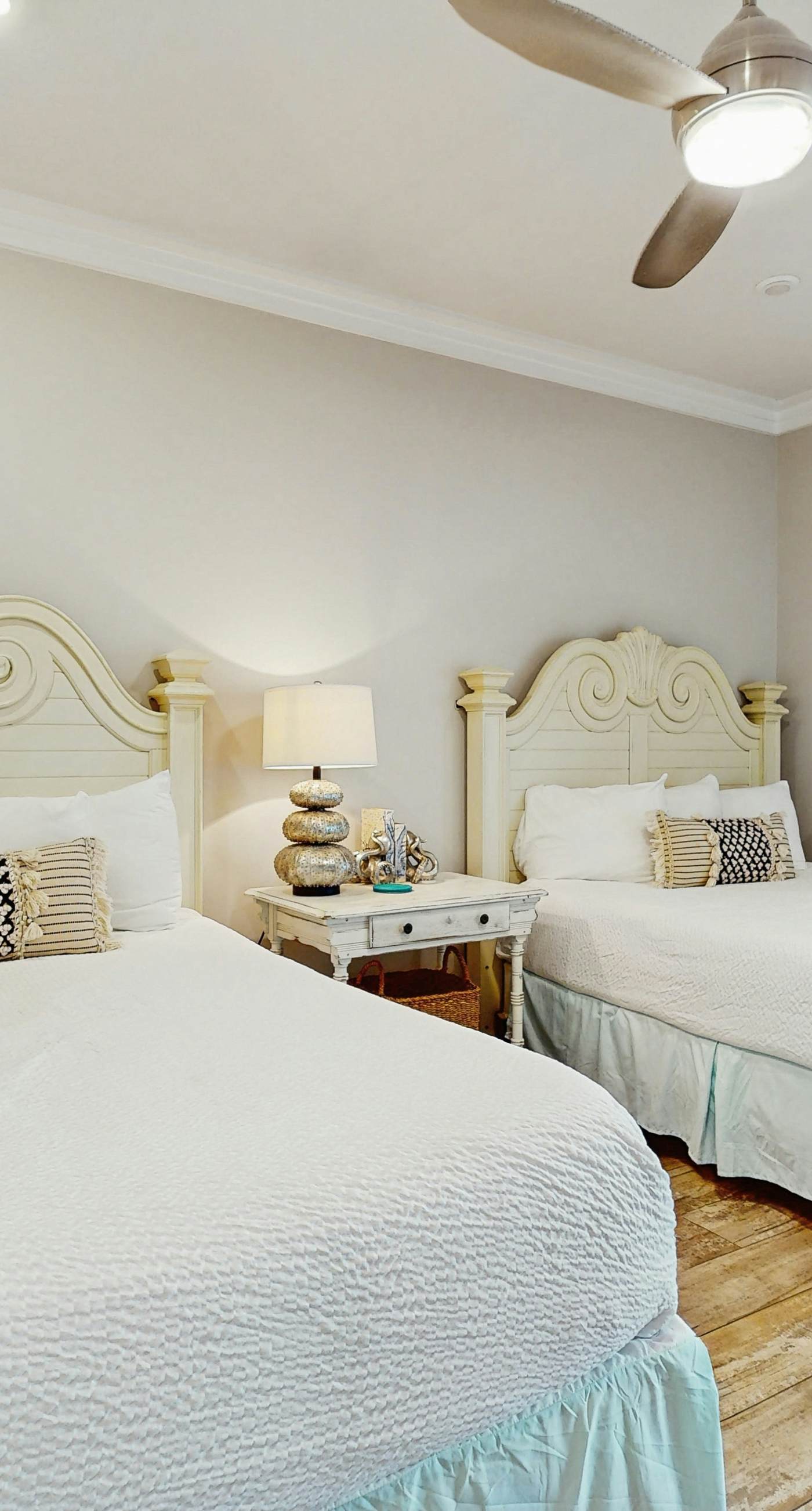 Oceanfront resort condo with balcony, lagoon pool, hot tub, Gulf view & pickleball