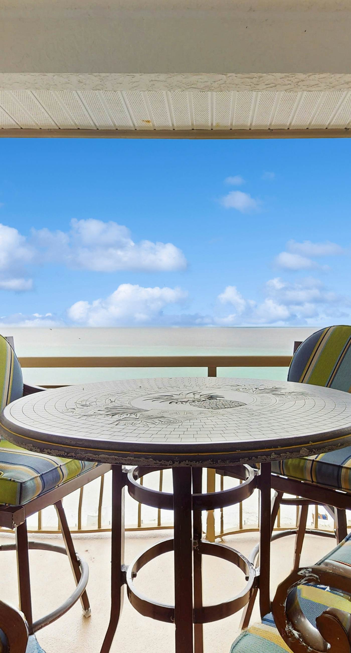 Oceanfront resort condo with balcony, lagoon pool, hot tub, Gulf view & pickleball