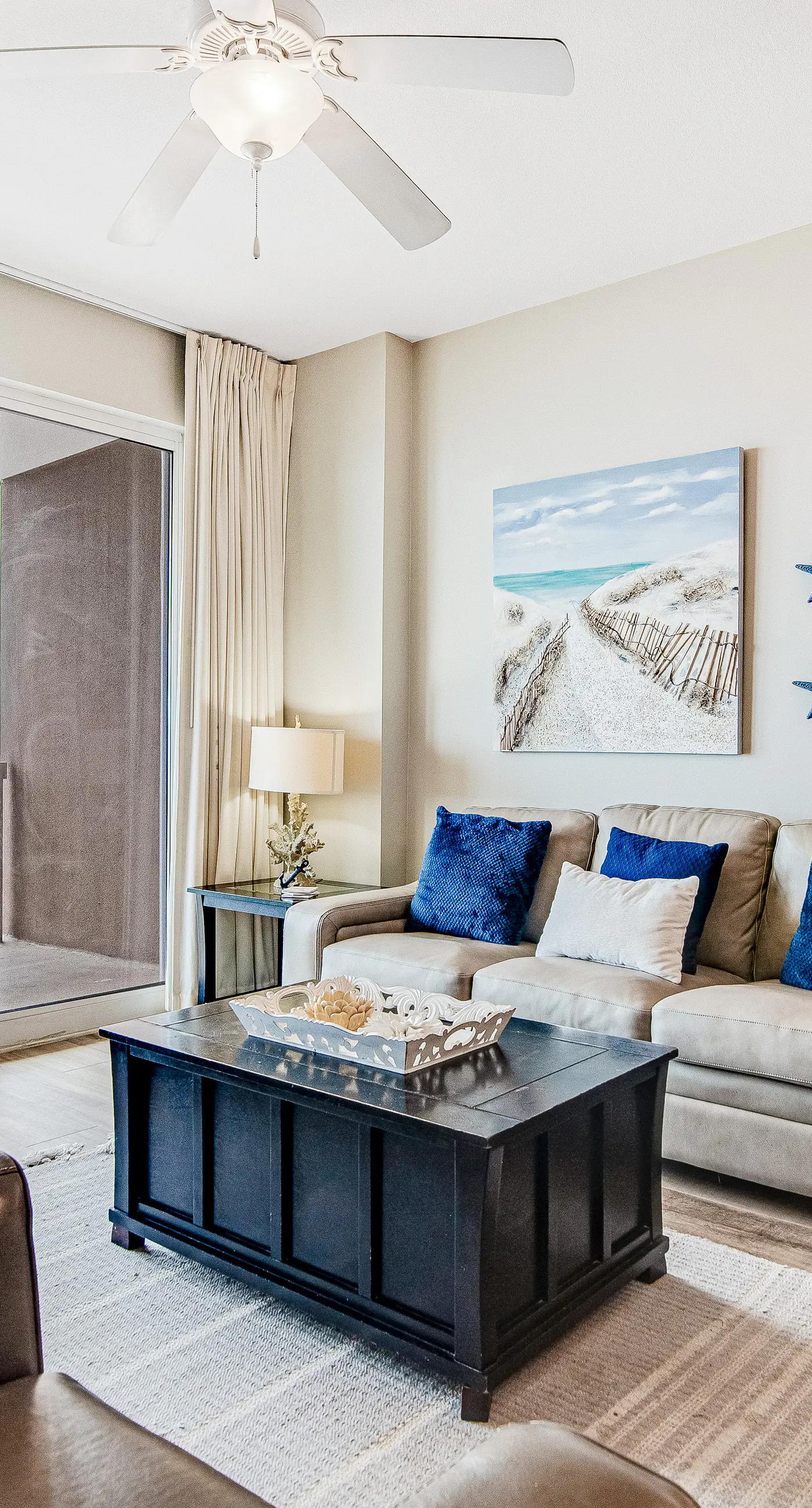 Inviting ninth-floor condo with upscale décor, Gulf-front views & pools