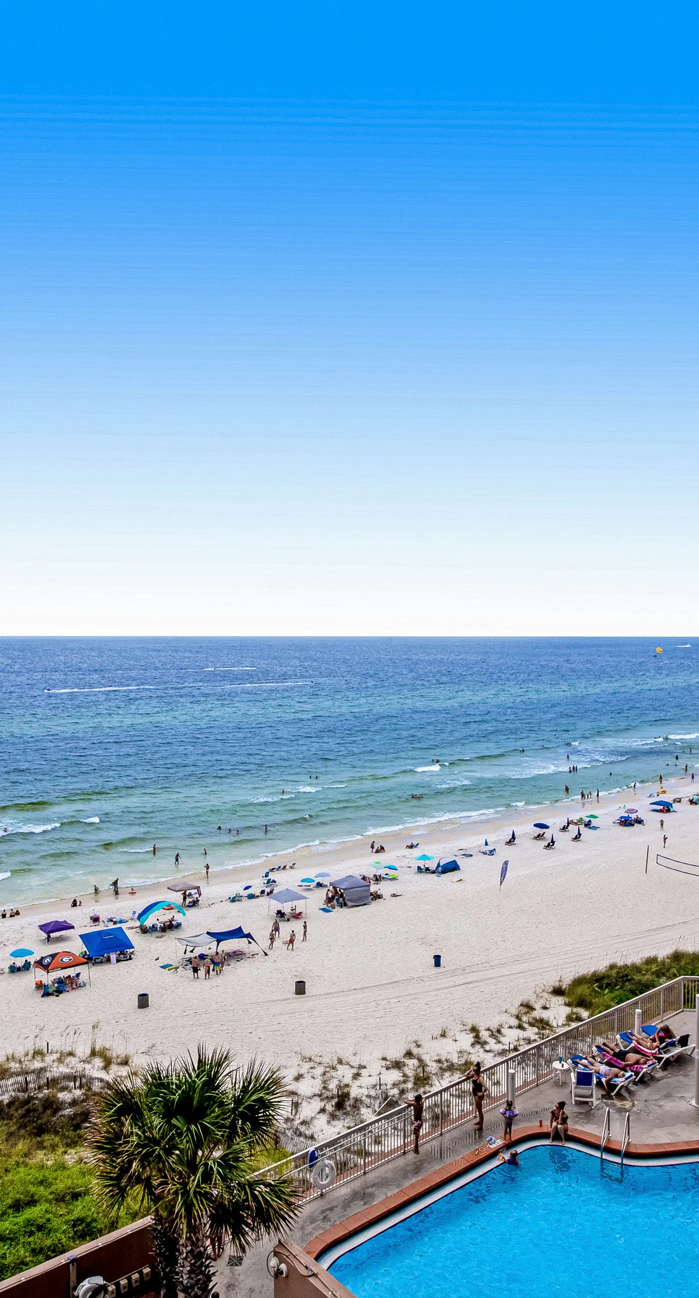 Inviting ninth-floor condo with upscale décor, Gulf-front views & pools