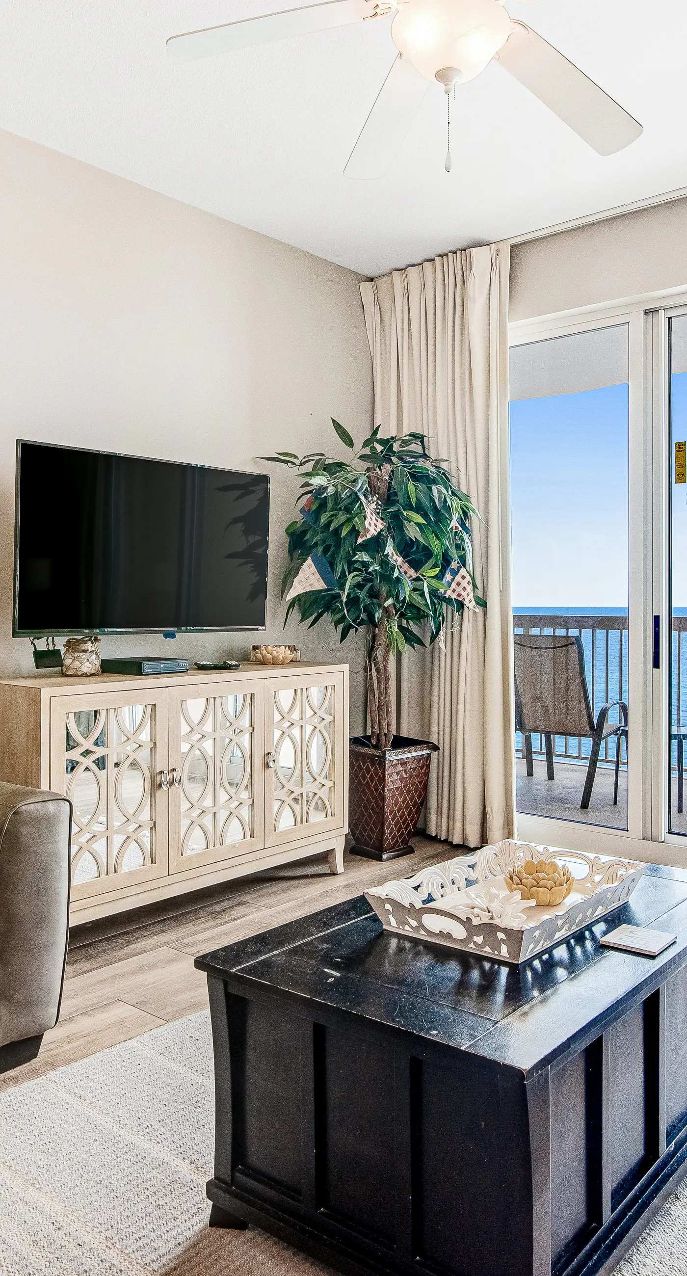 Inviting ninth-floor condo with upscale décor, Gulf-front views & pools