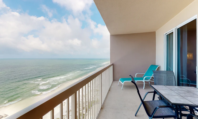 Sunrise Beach 1410 - Beachfront Condo