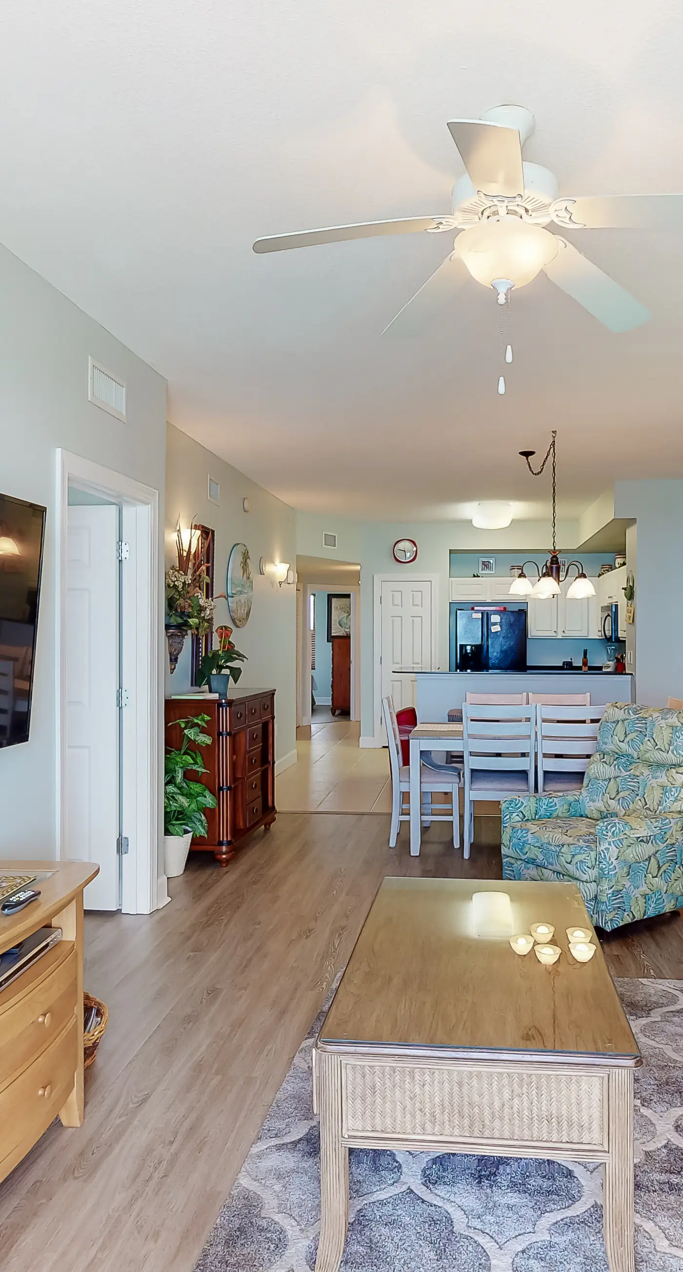 14th-floor, waterfront, beach-chic condo with pools & gym