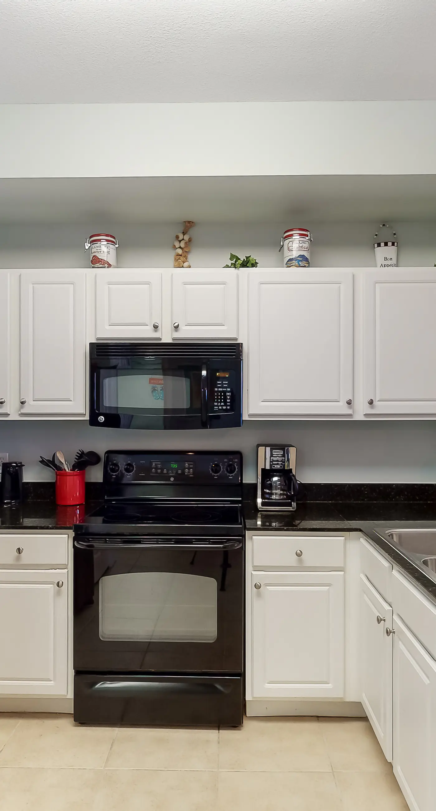14th-floor, waterfront, beach-chic condo with pools & gym