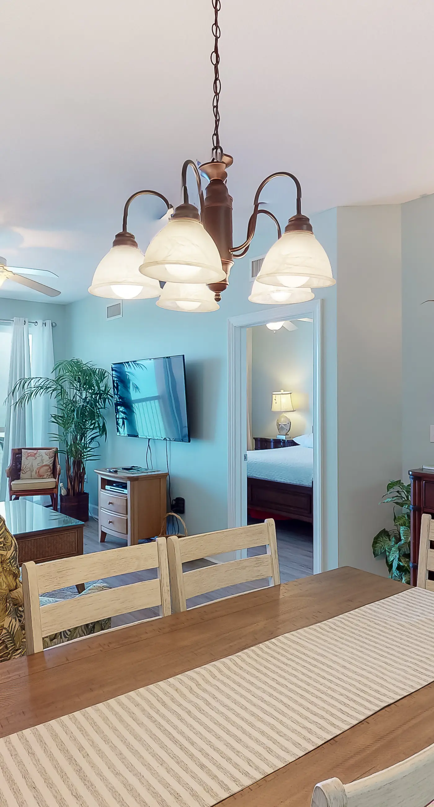 14th-floor, waterfront, beach-chic condo with pools & gym