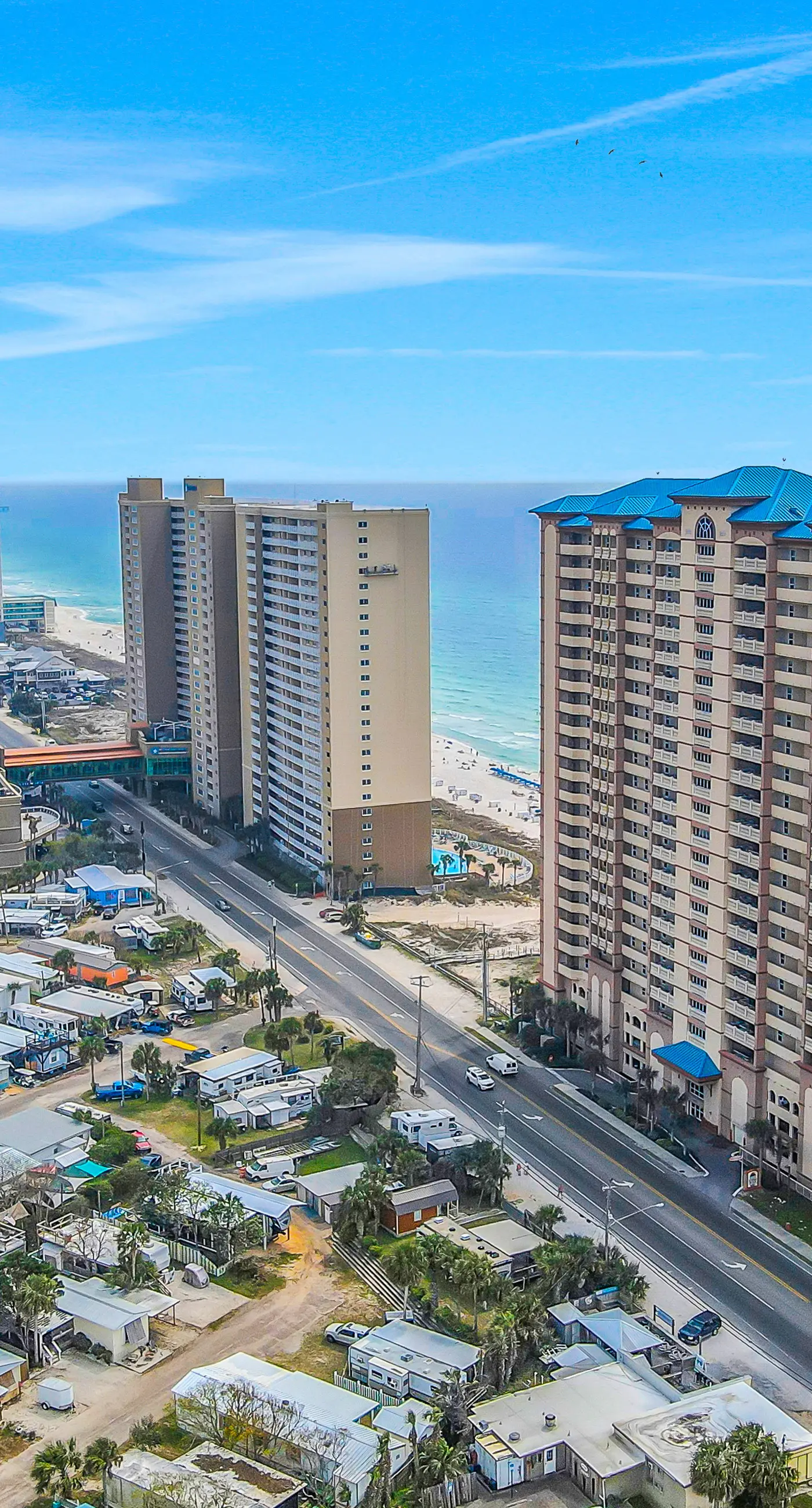 14th-floor, waterfront, beach-chic condo with pools & gym