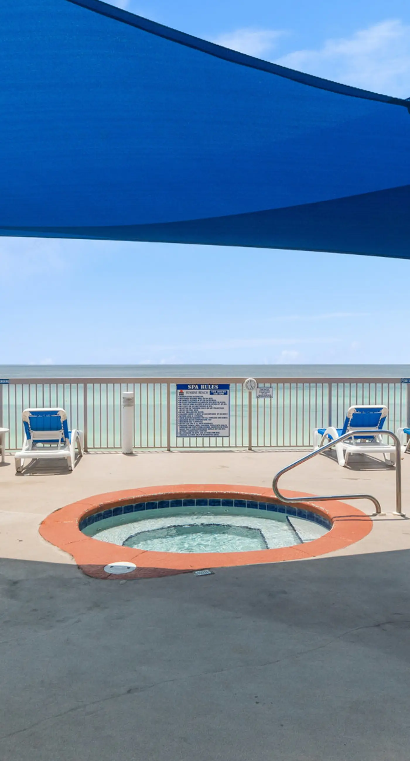 14th-floor, waterfront, beach-chic condo with pools & gym