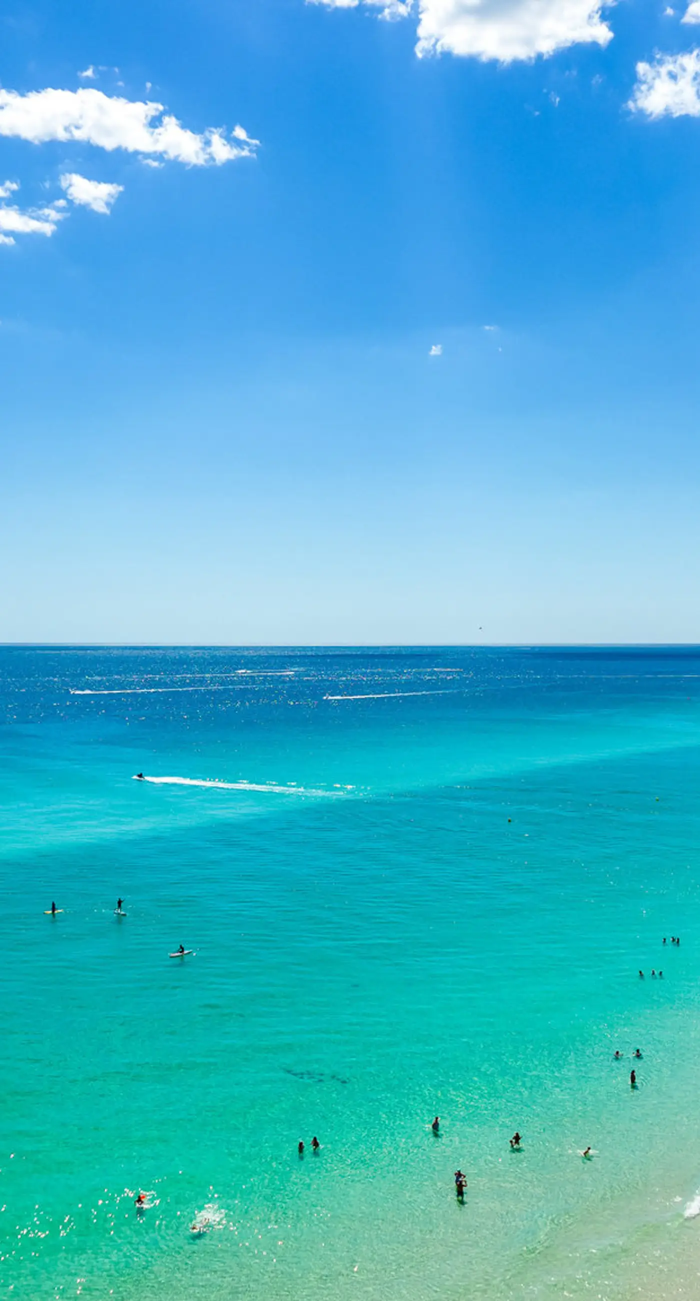 14th-floor, waterfront, beach-chic condo with pools & gym