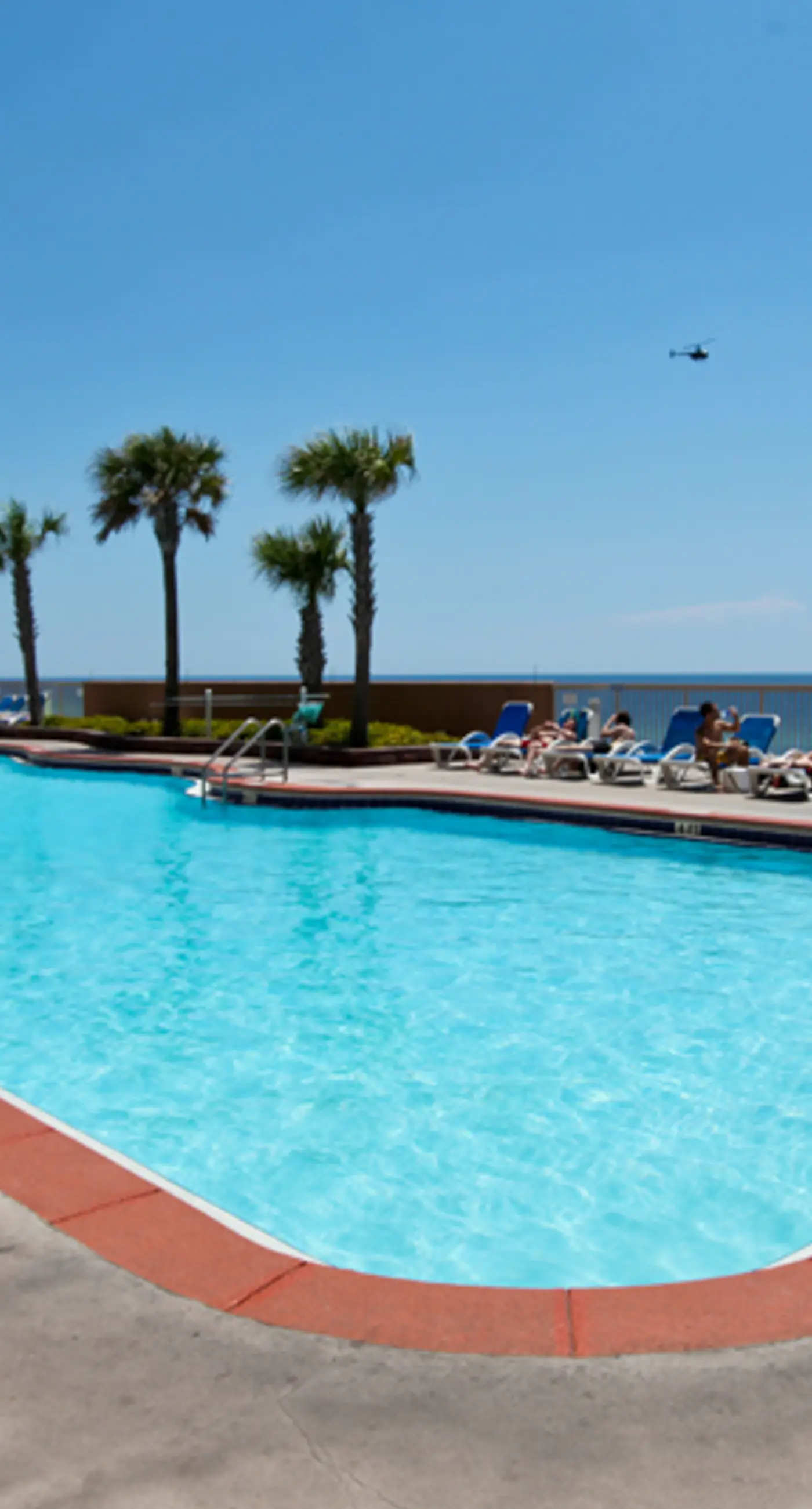 Beachfront condo with stunning views of the Gulf of Mexico & pools