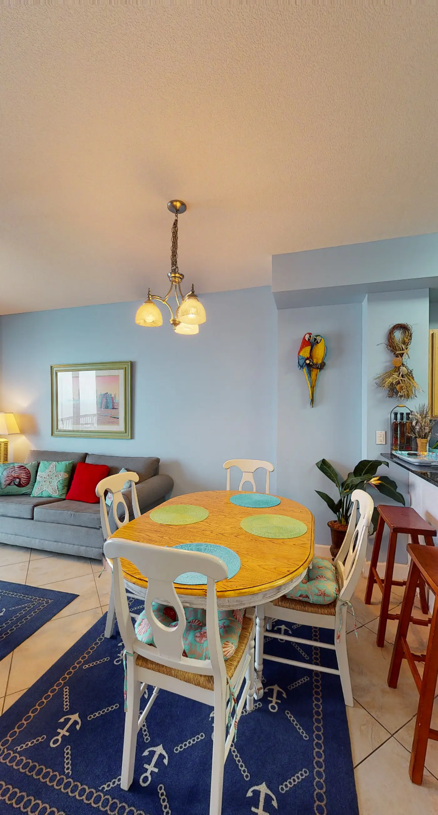 Beachfront condo with stunning views of the Gulf of Mexico & pools