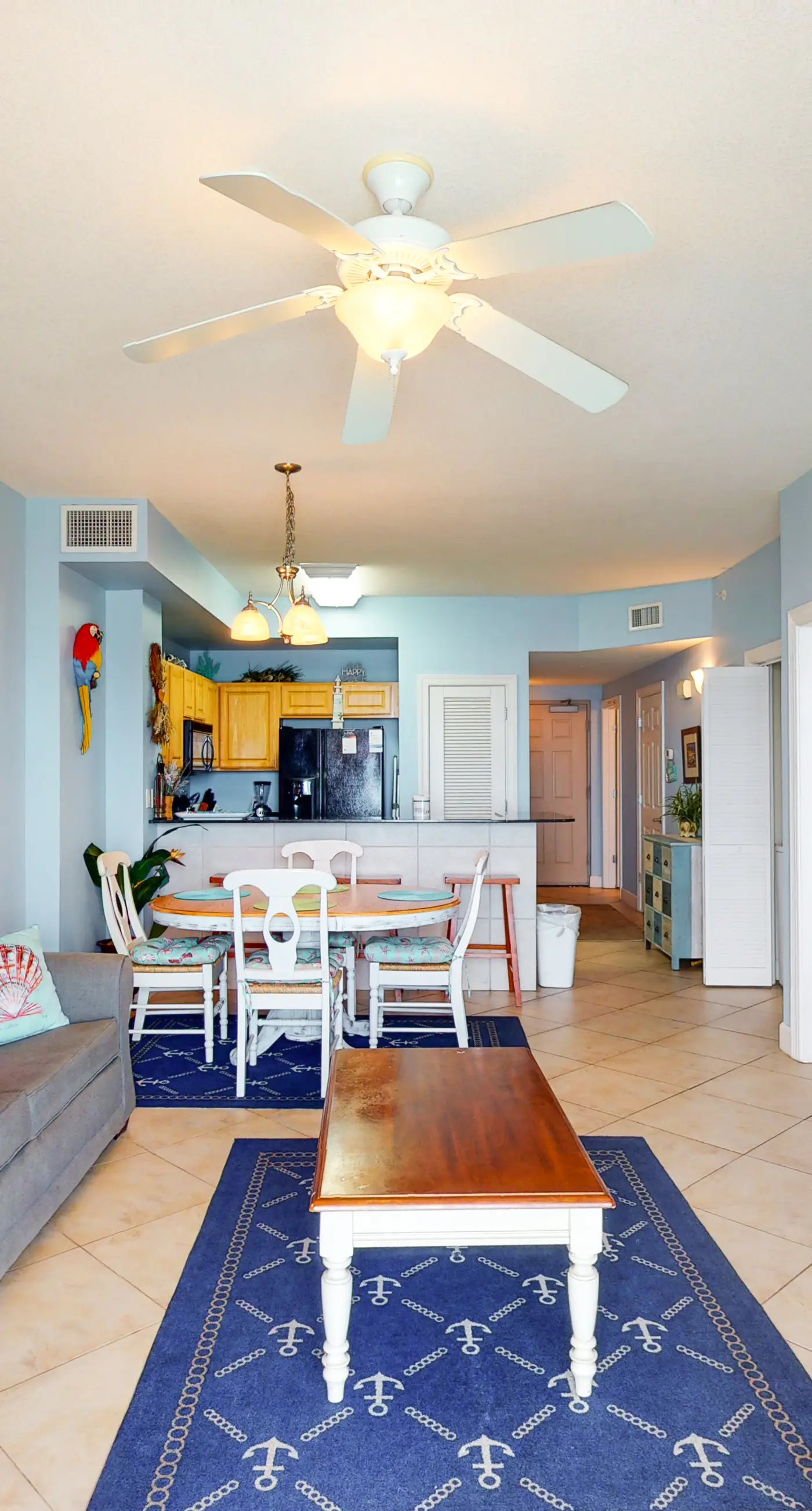 Beachfront condo with stunning views of the Gulf of Mexico & pools