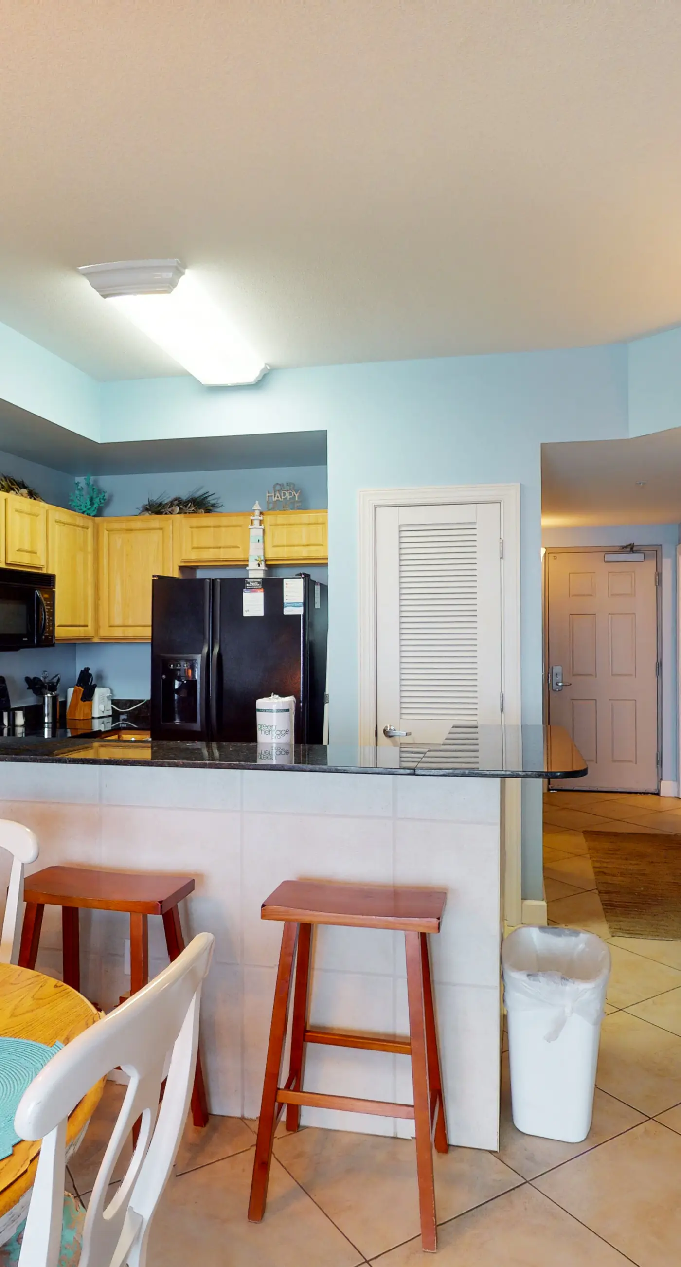 Beachfront condo with stunning views of the Gulf of Mexico & pools