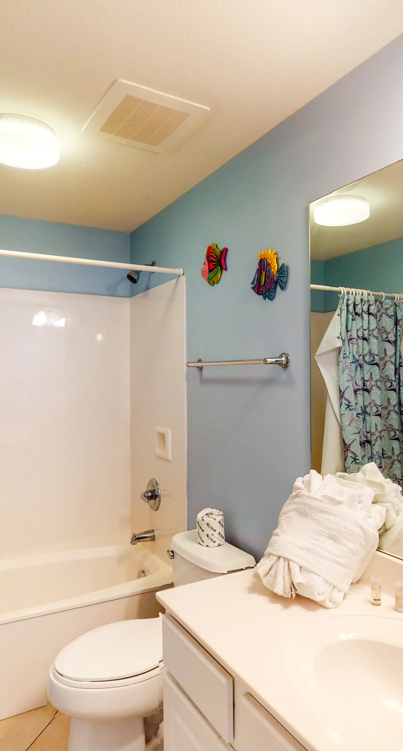 Beachfront condo with stunning views of the Gulf of Mexico & pools