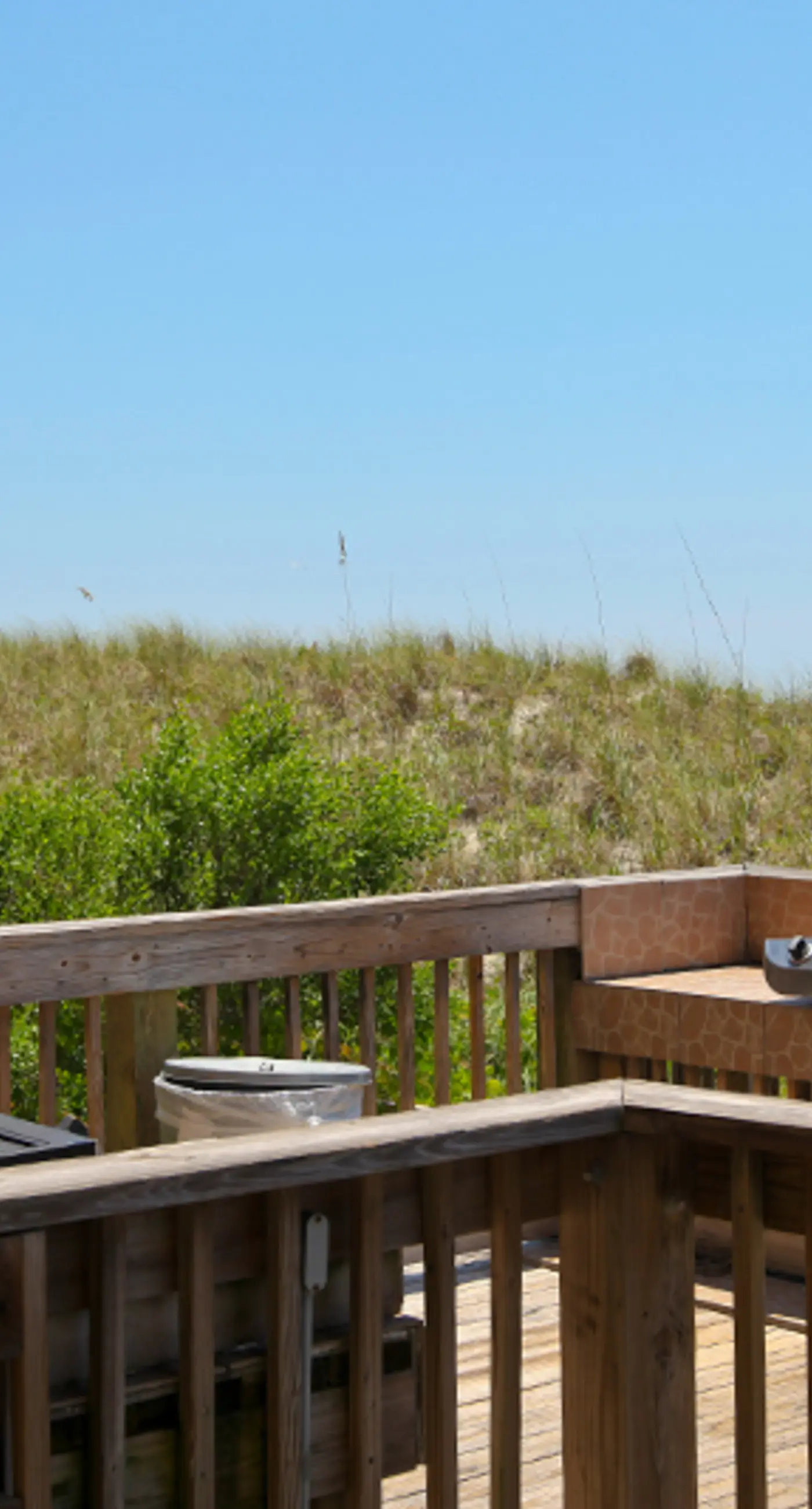 Beachfront condo with stunning views of the Gulf of Mexico & pools