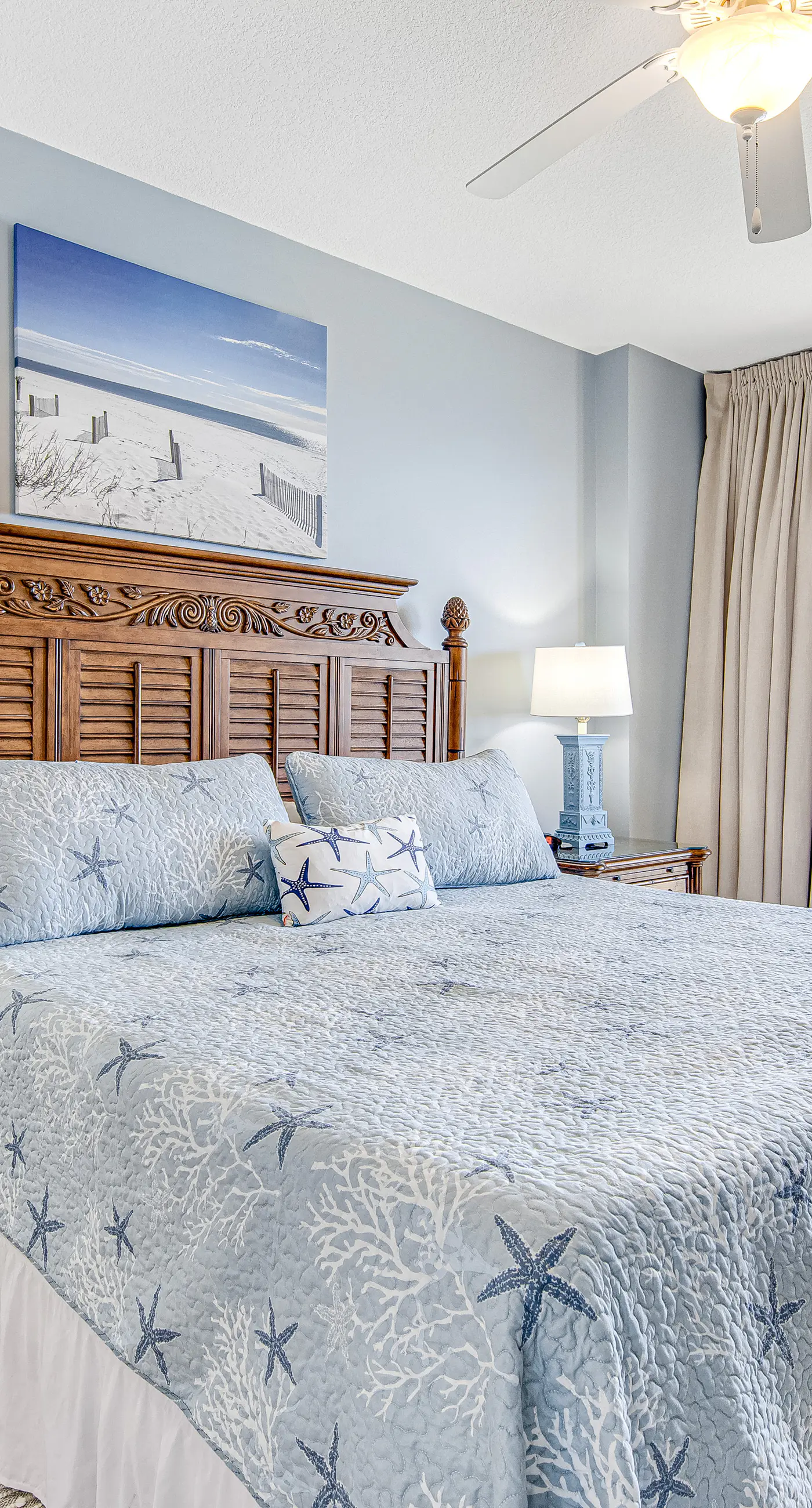 Stunning, 23rd-floor oceanfront condo with amazing beach views, 2 pools & gym