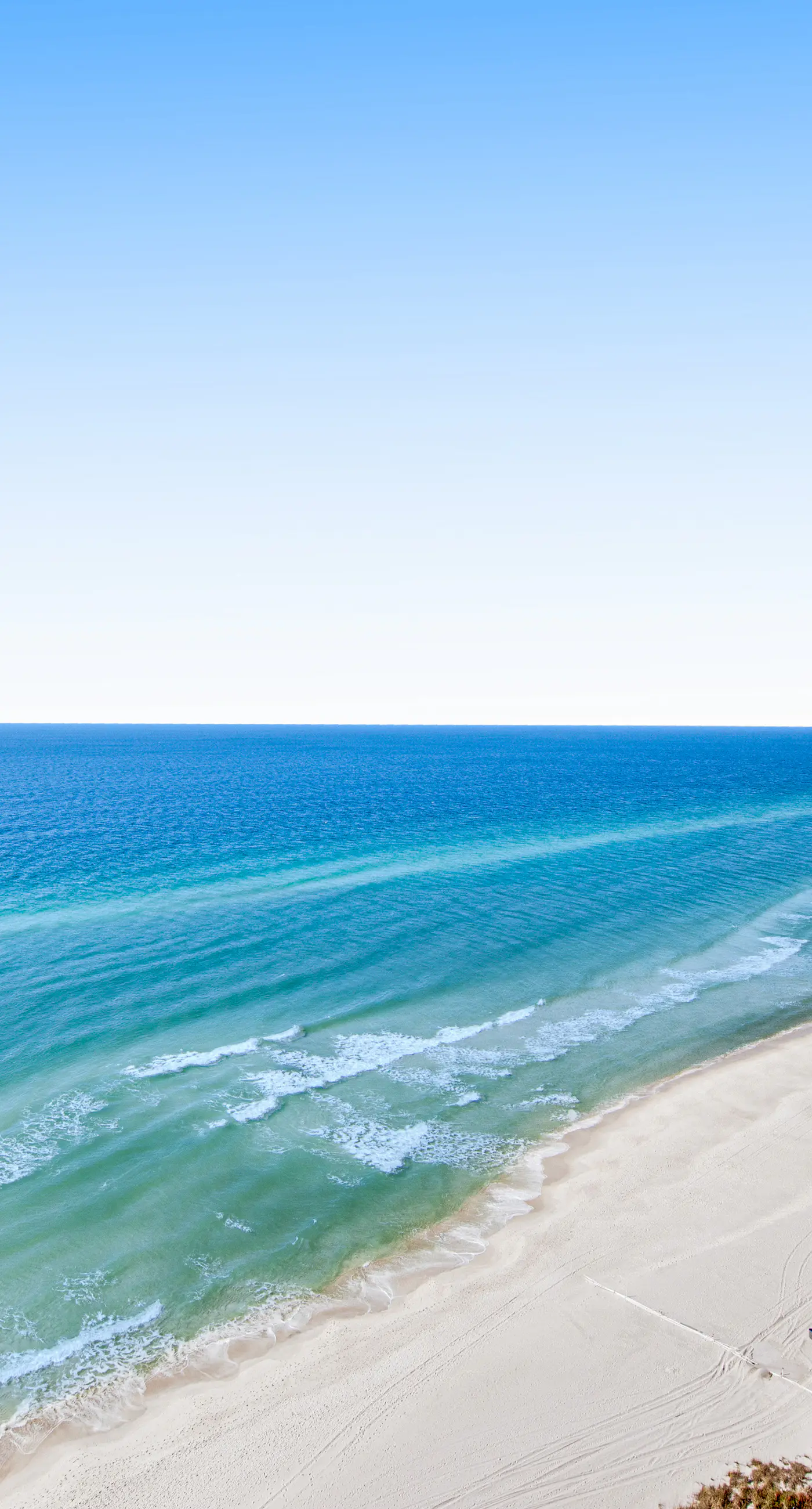 Stunning, 23rd-floor oceanfront condo with amazing beach views, 2 pools & gym