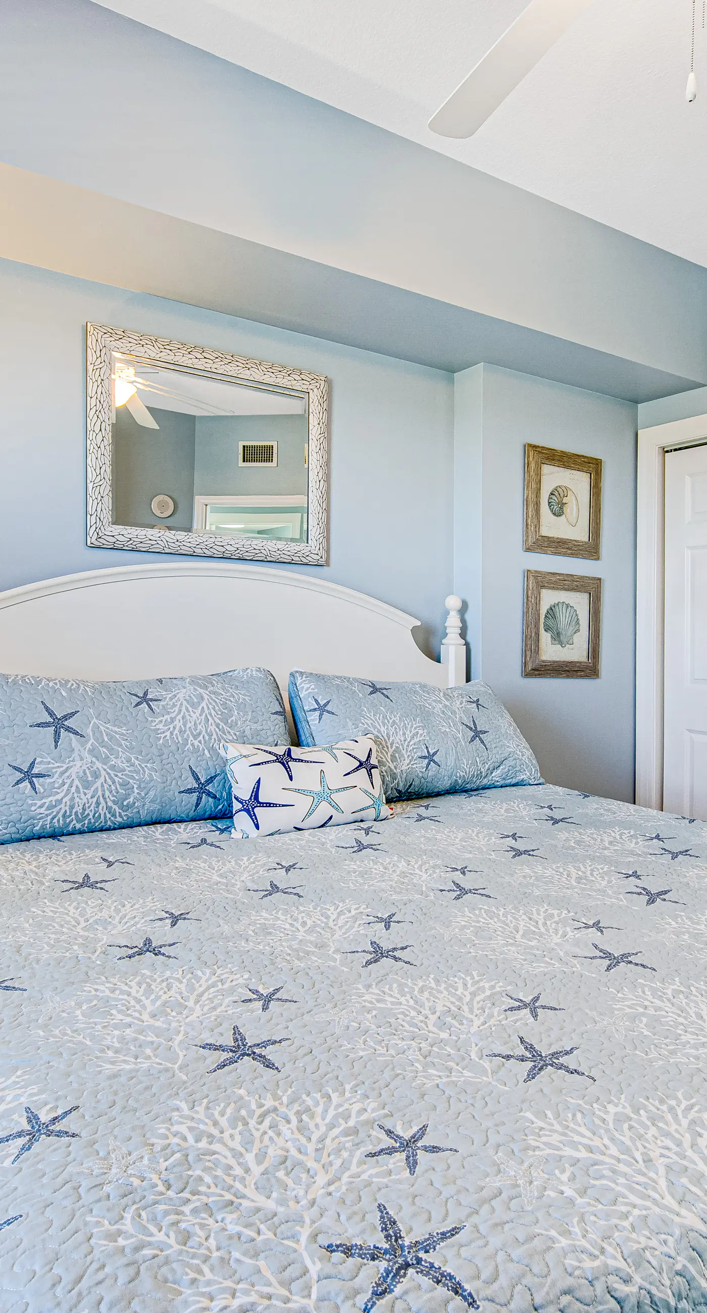 Stunning, 23rd-floor oceanfront condo with amazing beach views, 2 pools & gym