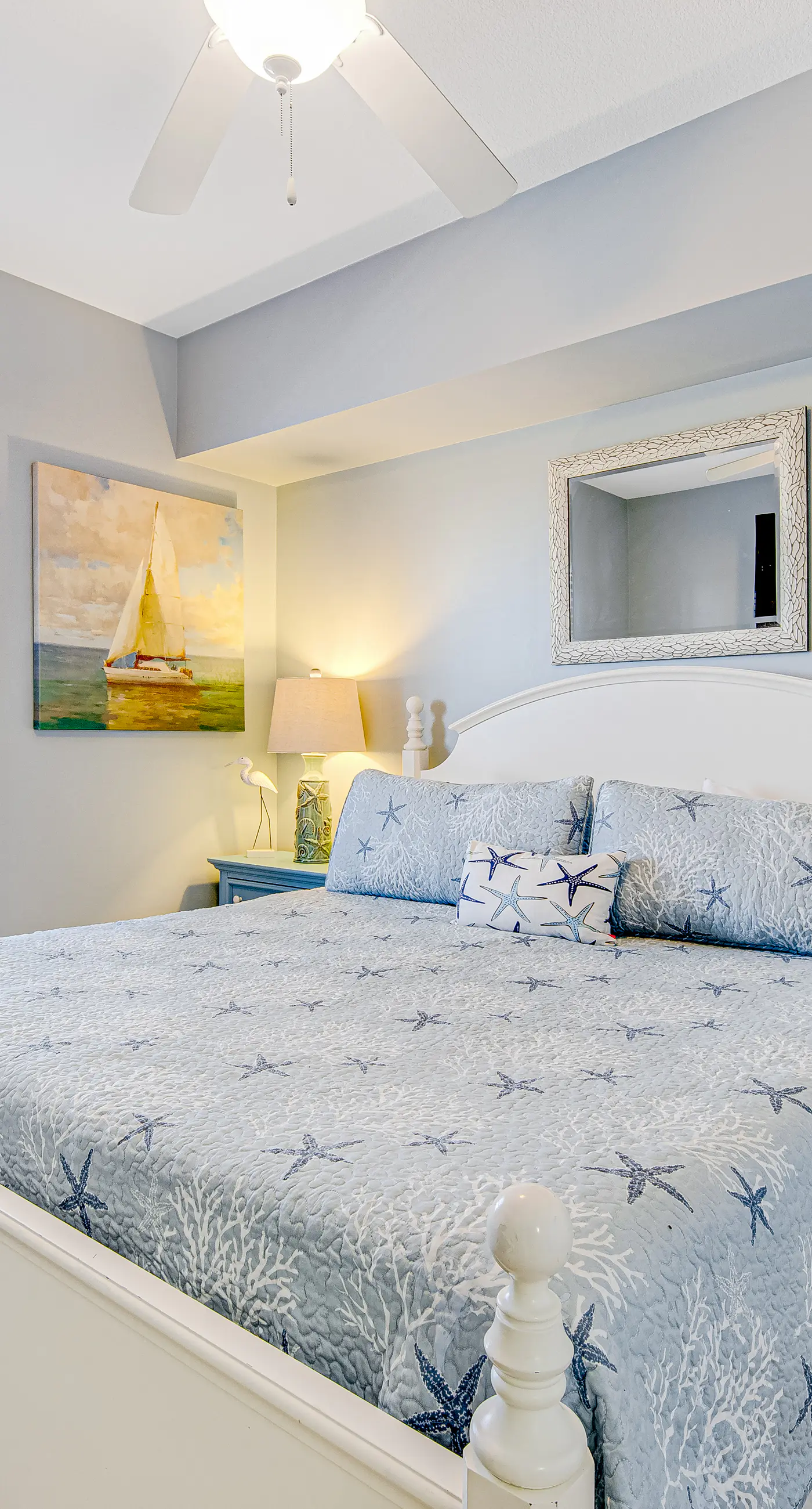 Stunning, 23rd-floor oceanfront condo with amazing beach views, 2 pools & gym