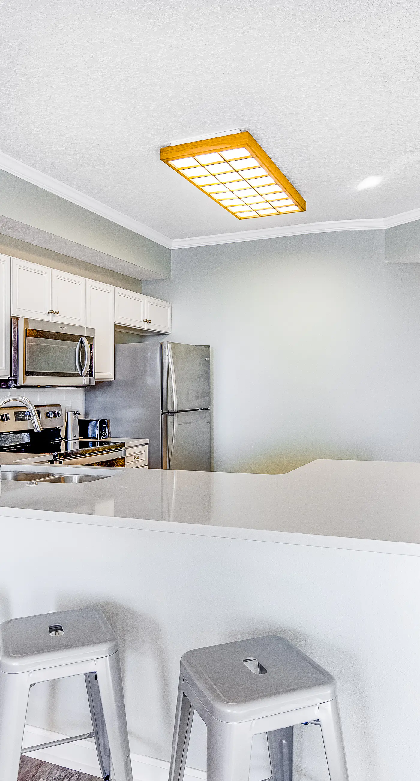 First-floor condo with sauna, gym, pool, tennis & pickleball