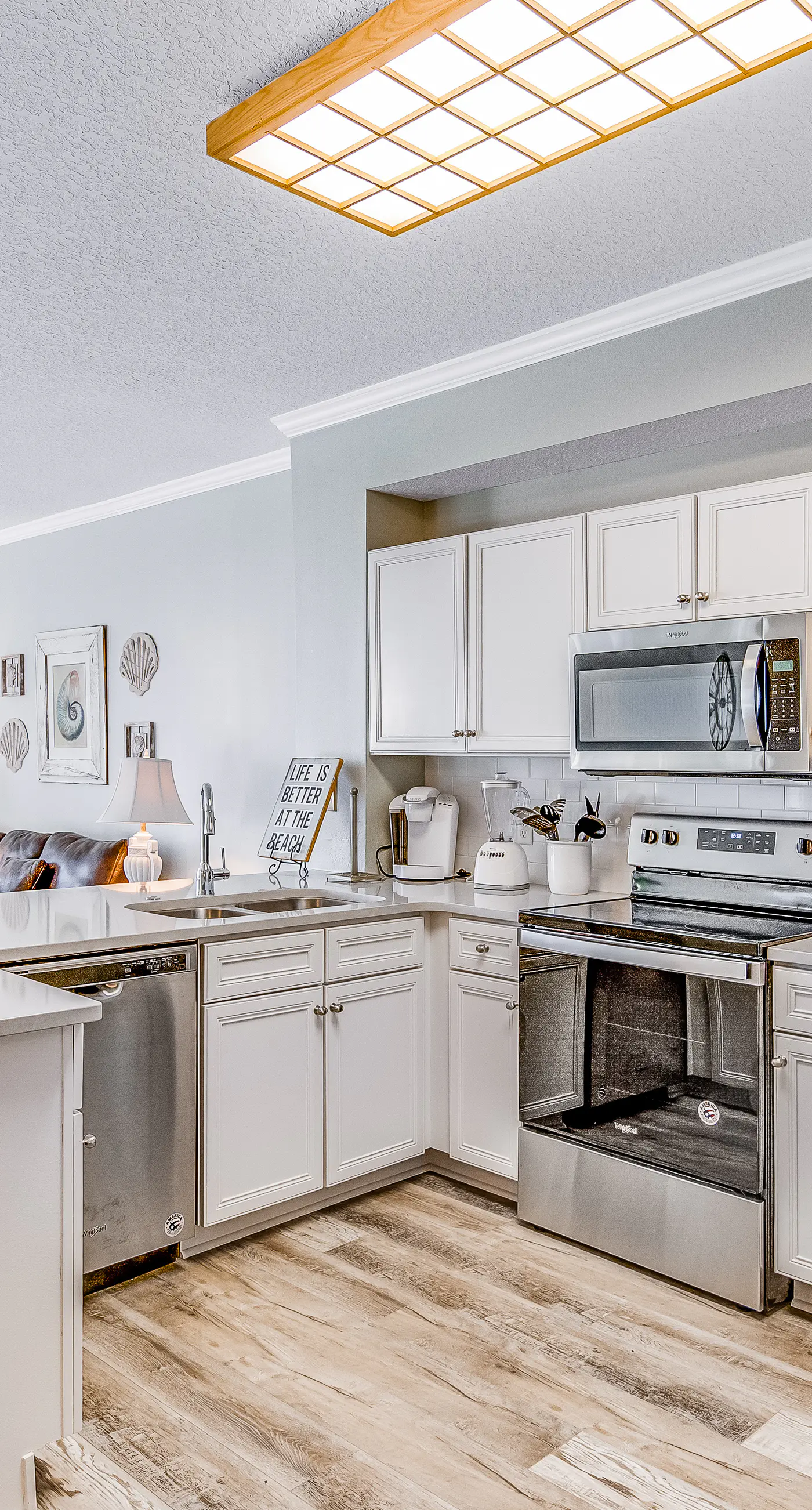 First-floor condo with sauna, gym, pool, tennis & pickleball