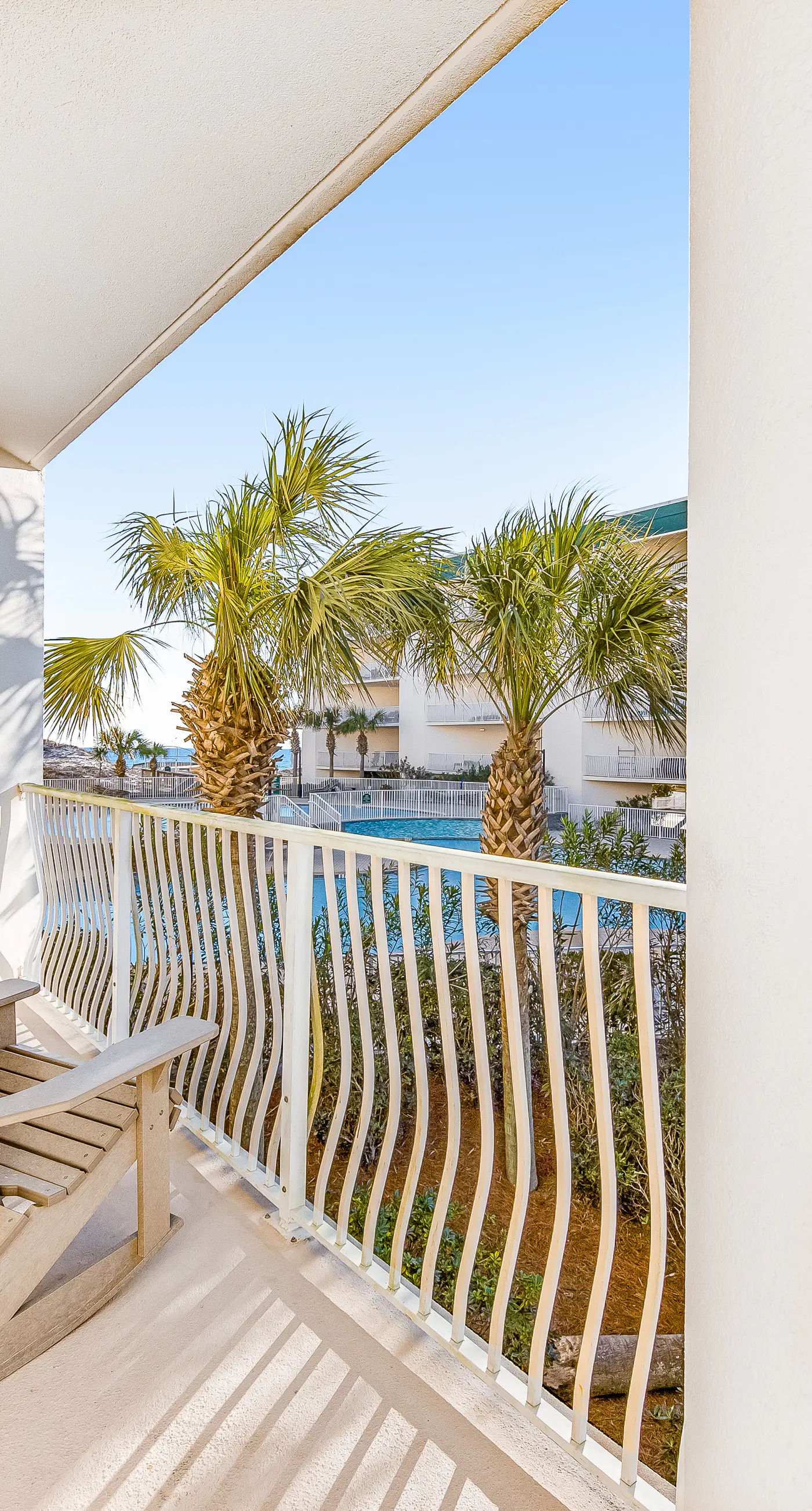 First-floor condo with sauna, gym, pool, tennis & pickleball