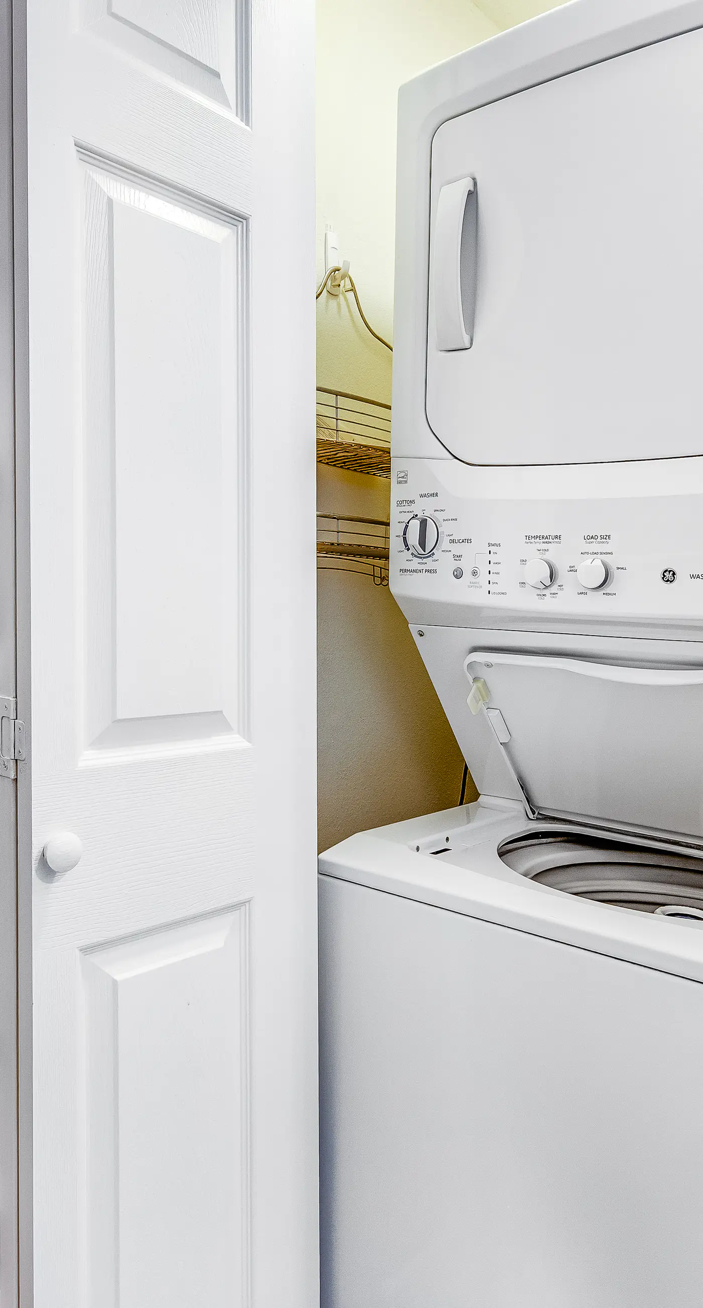 First-floor condo with sauna, gym, pool, tennis & pickleball