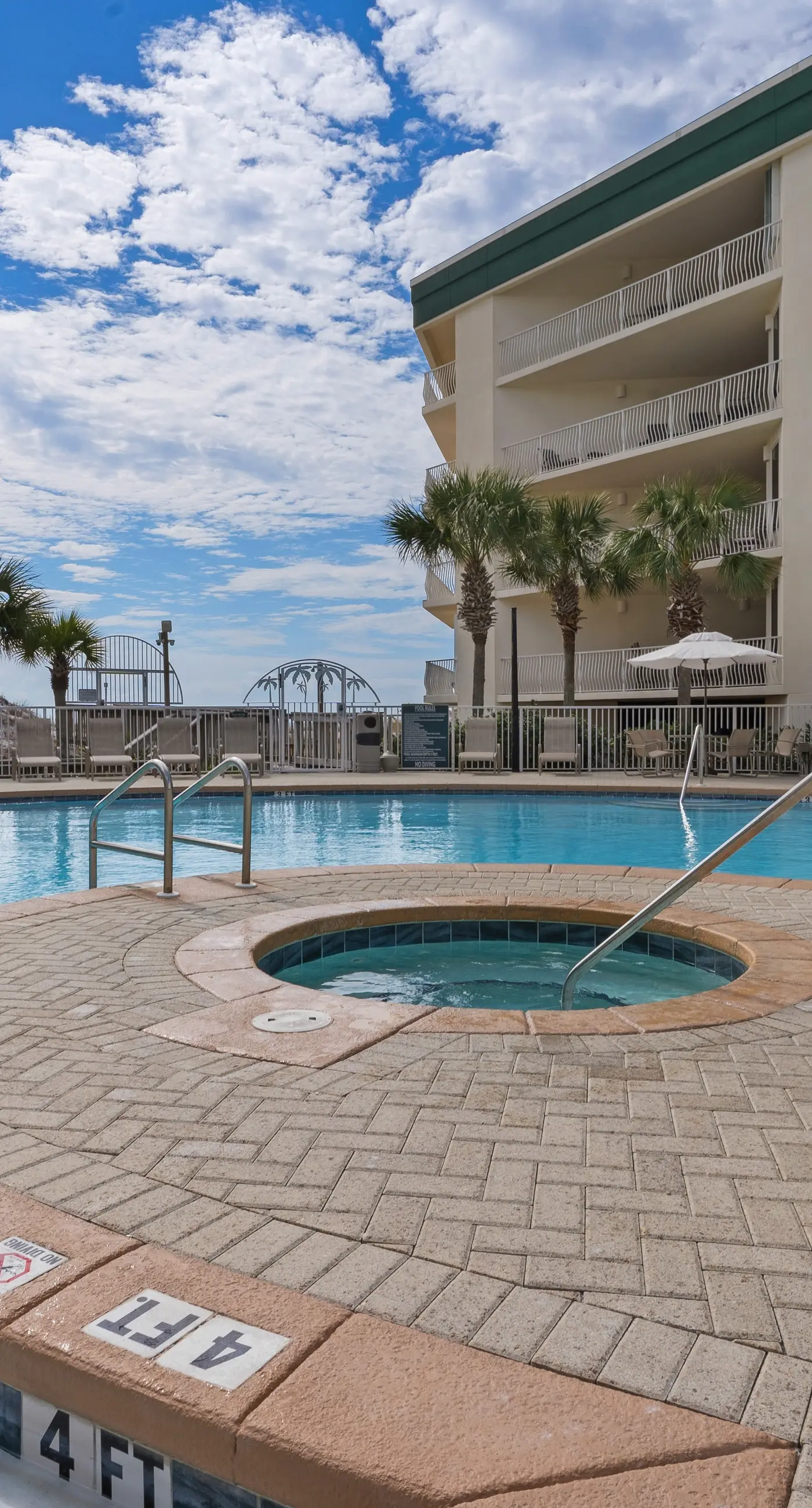First-floor condo with sauna, gym, pool, tennis & pickleball