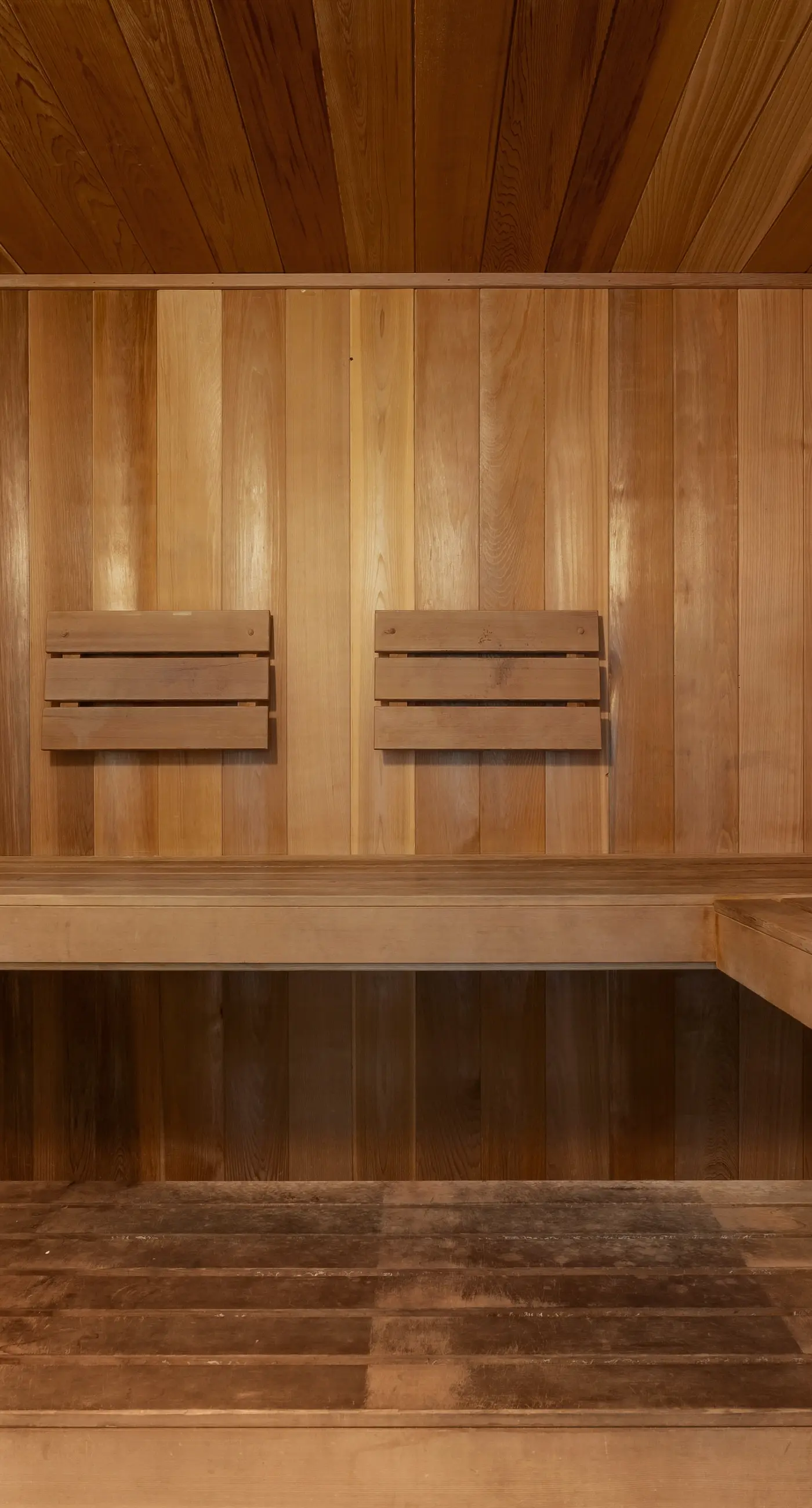 First-floor condo with sauna, gym, pool, tennis & pickleball