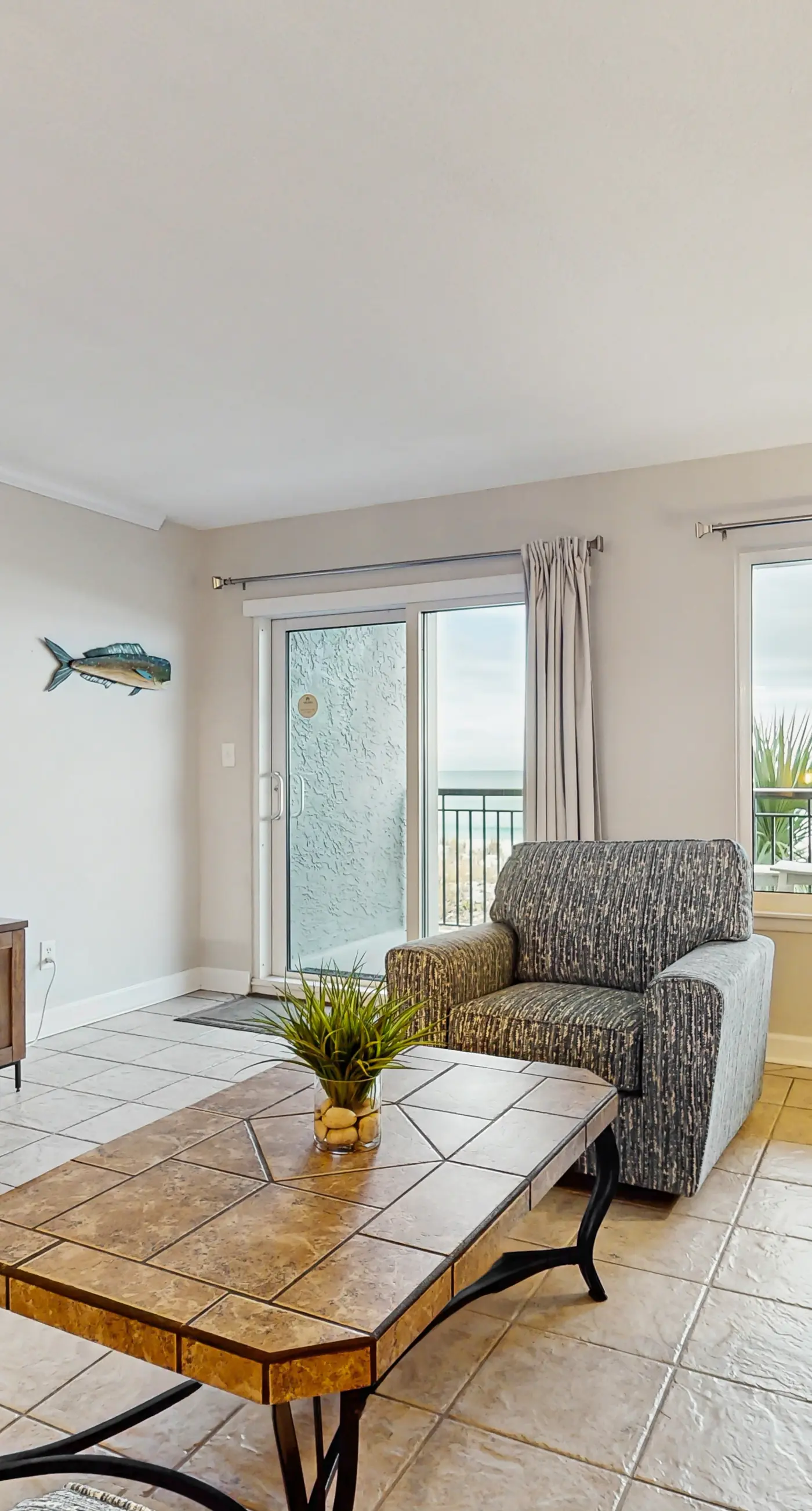 Island Echos 2D  2nd-floor, spacious, beachfront condo with ocean views - close to entertainment