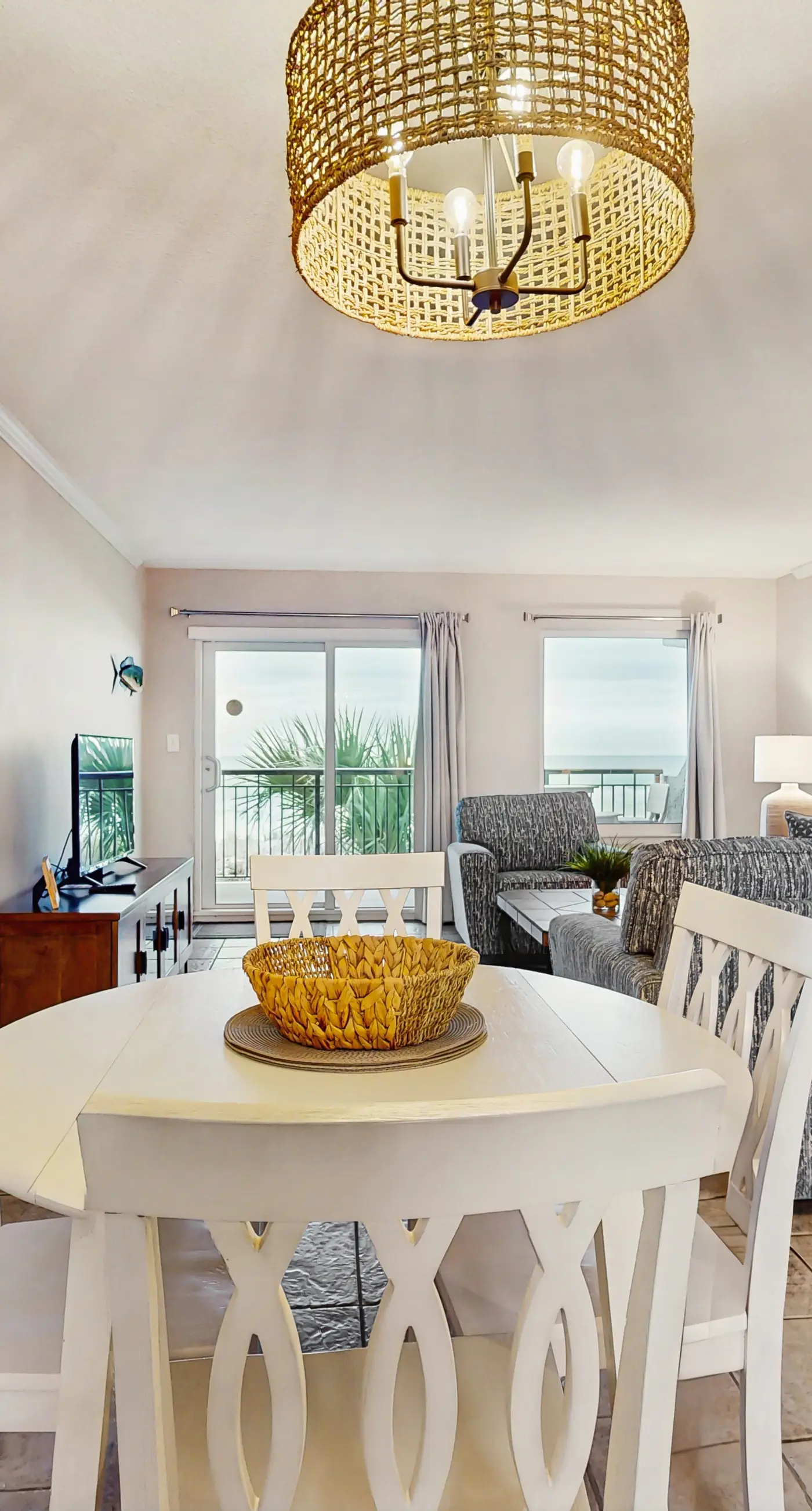Island Echos 2D  2nd-floor, spacious, beachfront condo with ocean views - close to entertainment