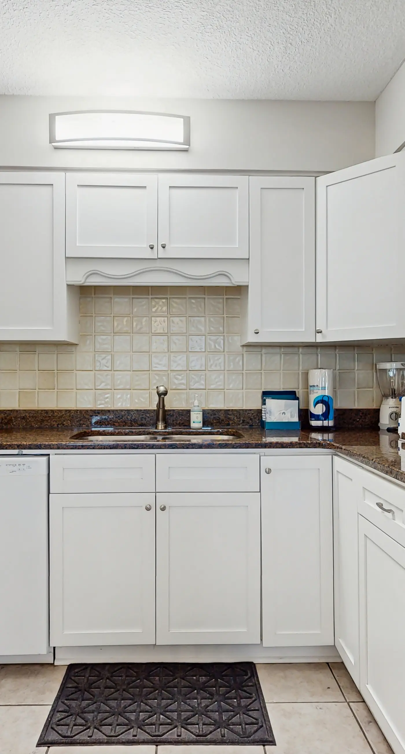 Island Echos 2D  2nd-floor, spacious, beachfront condo with ocean views - close to entertainment