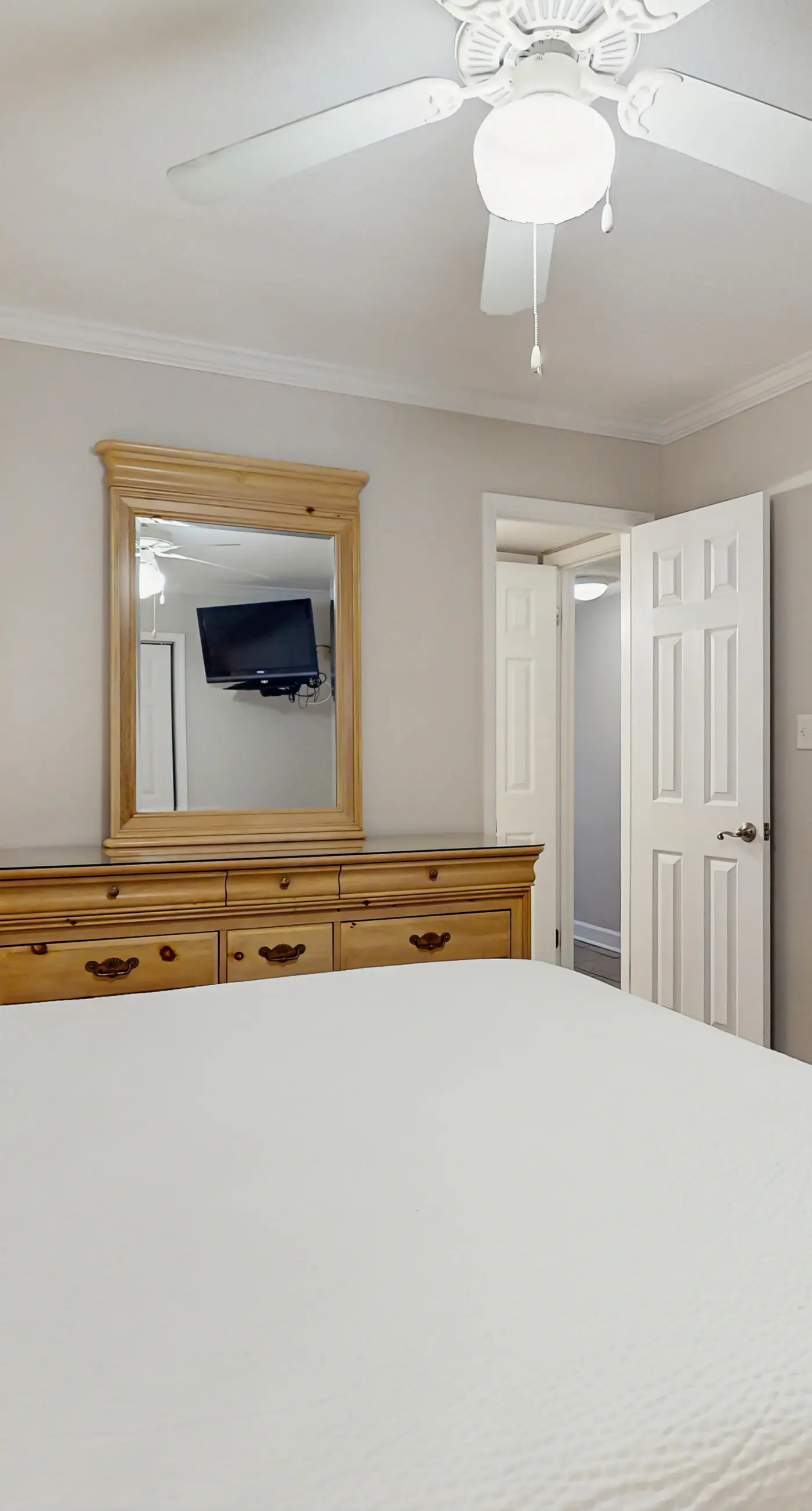 Island Echos 2D  2nd-floor, spacious, beachfront condo with ocean views - close to entertainment