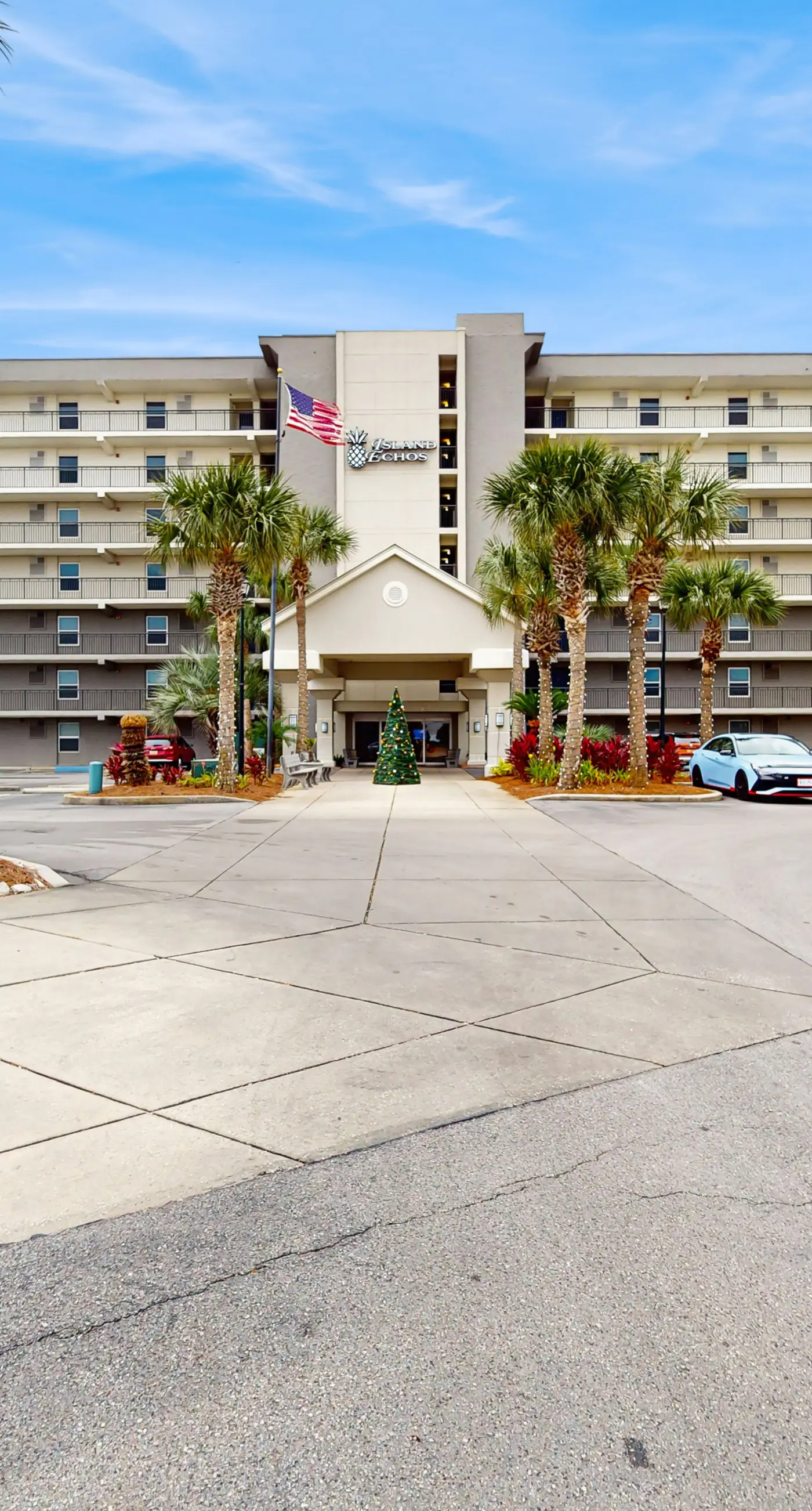 Island Echos 2D  2nd-floor, spacious, beachfront condo with ocean views - close to entertainment