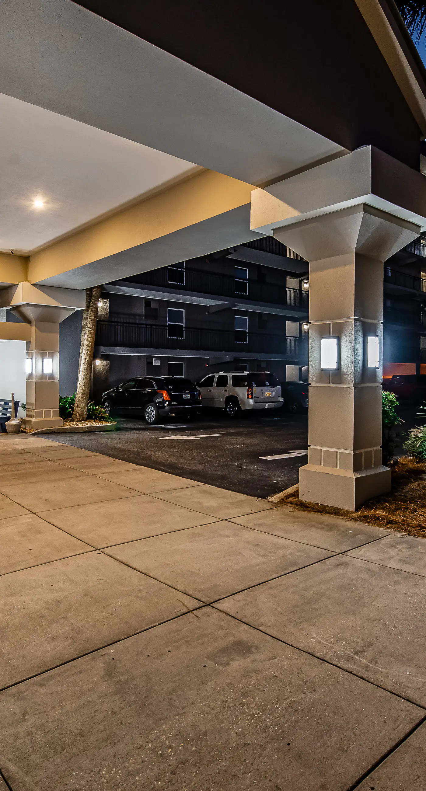 Island Echos 2D  2nd-floor, spacious, beachfront condo with ocean views - close to entertainment