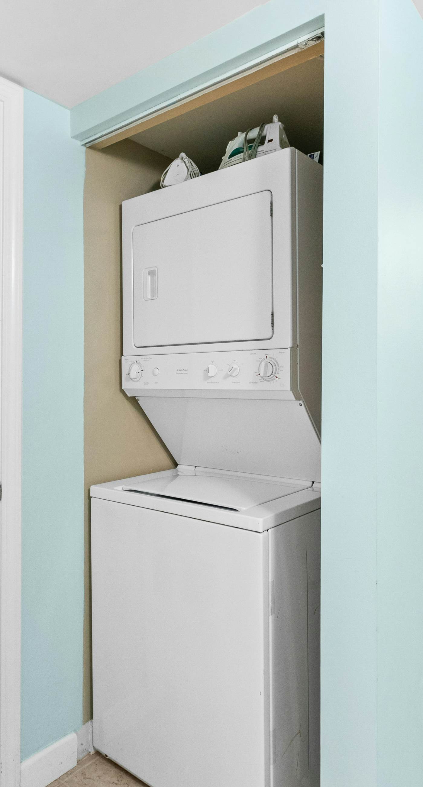 Pelican Isle 313-4th Floor Spacious Gulf Front Condo w/ Beach Service Included, Near Dining