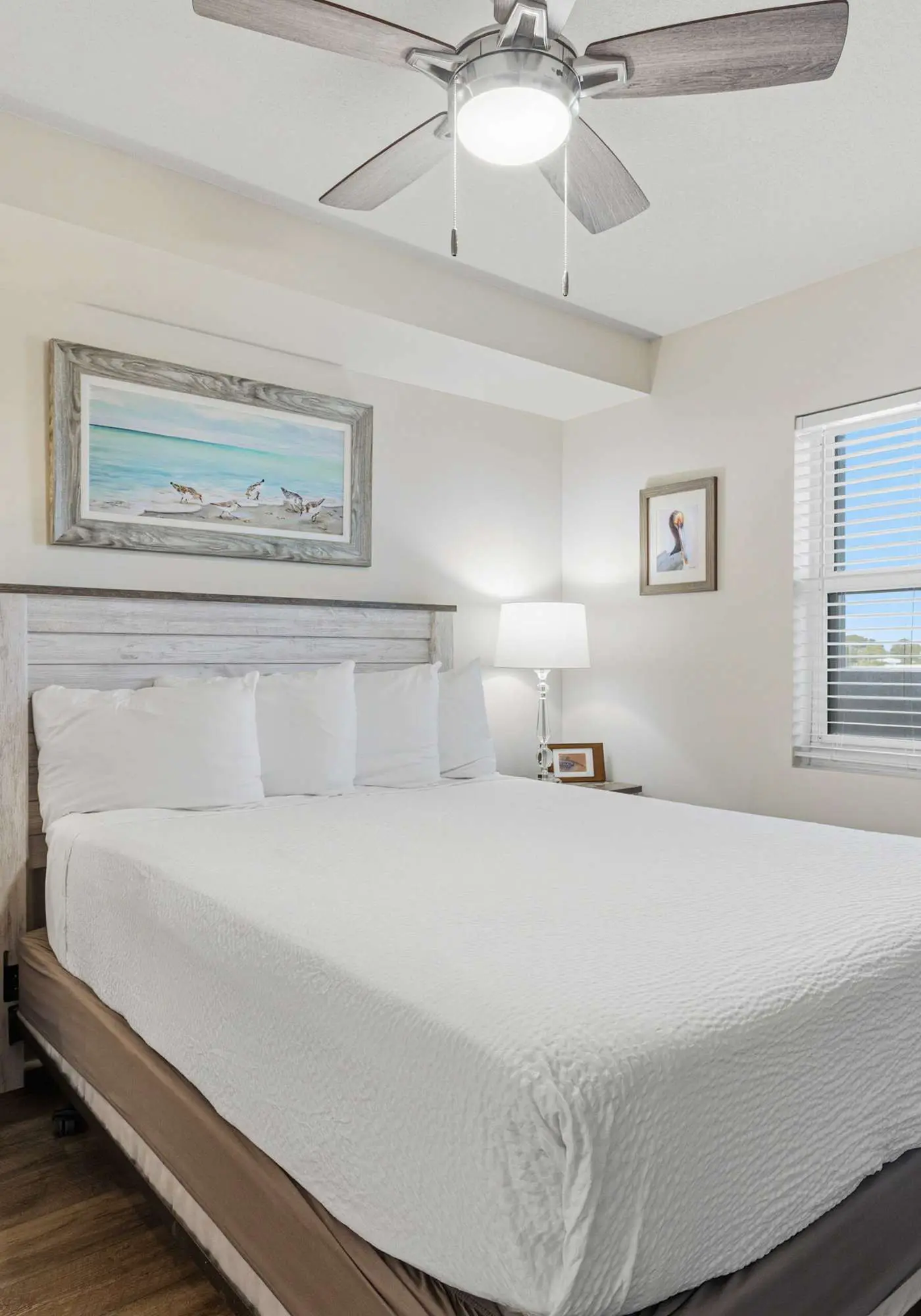 3rd Floor Spacious Gulf Front Condo w/ Beach Service Included, Near Dining