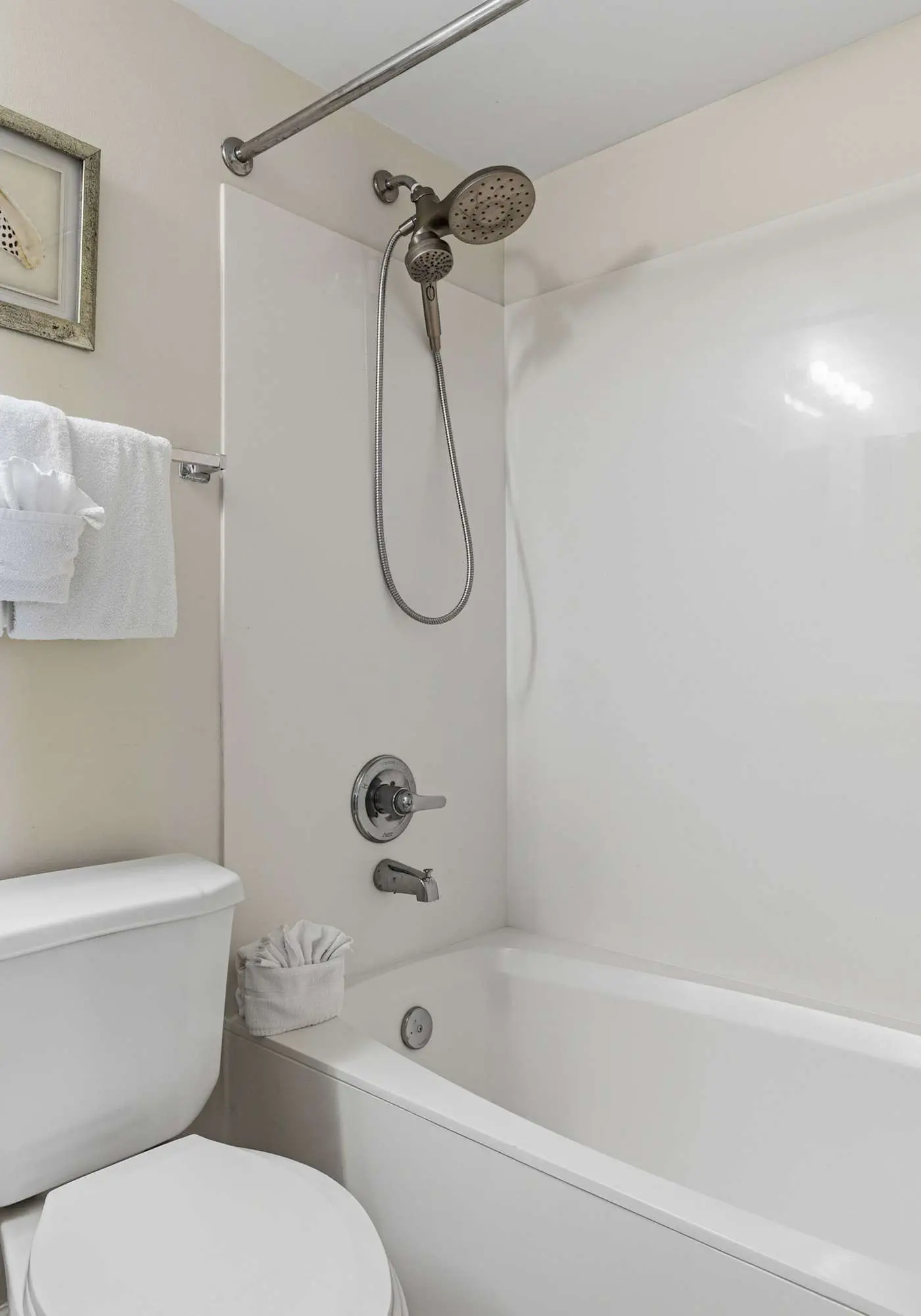 3rd Floor Spacious Gulf Front Condo w/ Beach Service Included, Near Dining