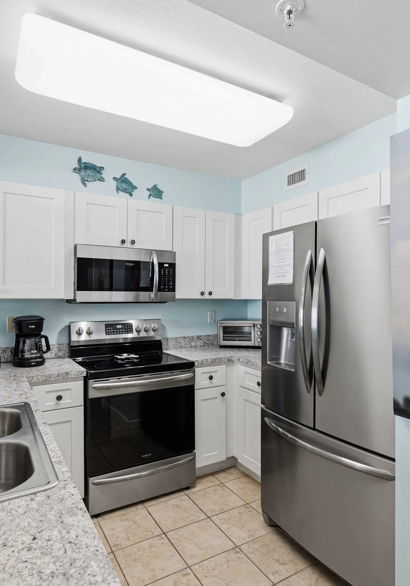 3rd Floor Spacious Gulf Front Condo w/ Beach Service Included, Near Dining
