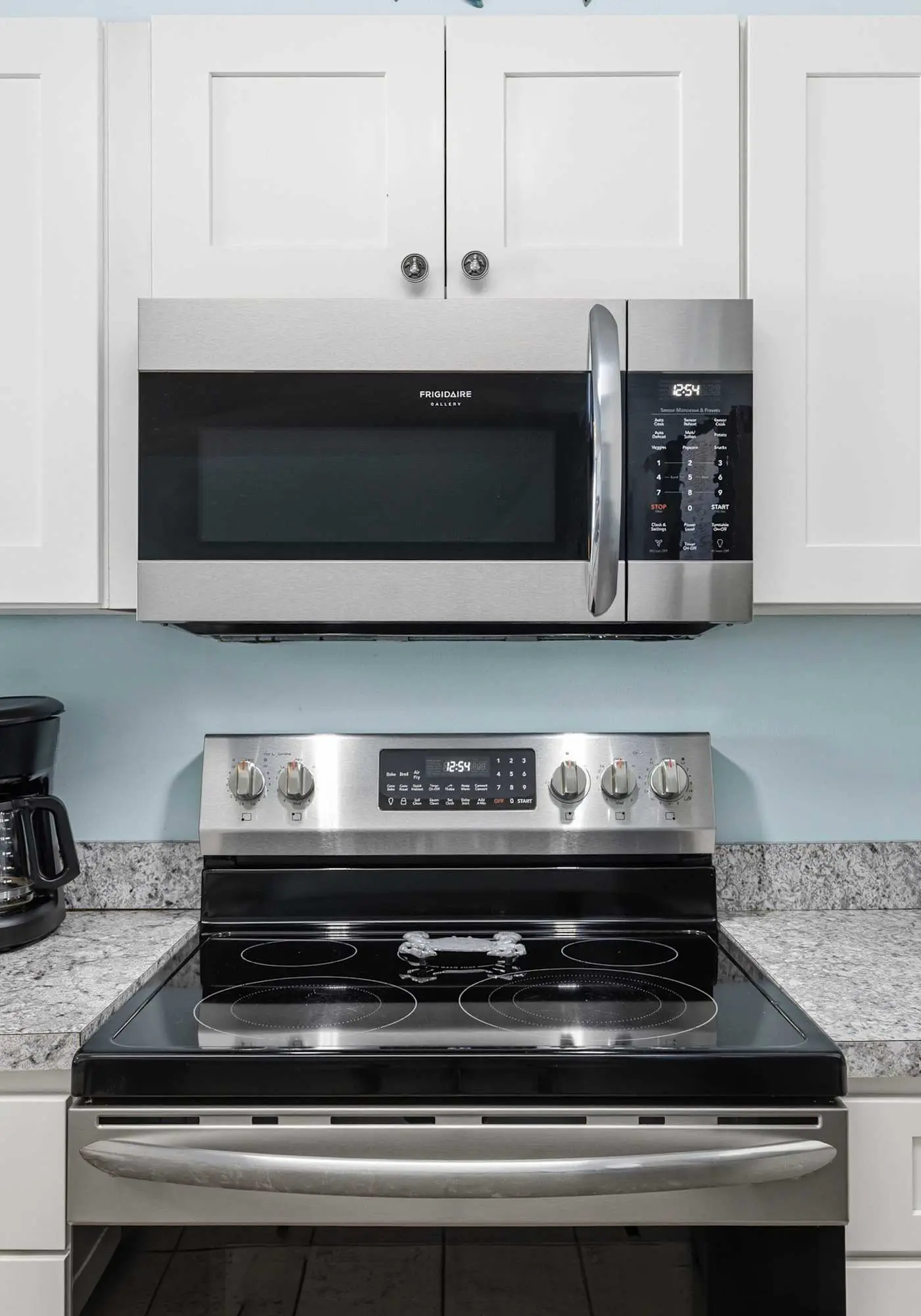 3rd Floor Spacious Gulf Front Condo w/ Beach Service Included, Near Dining