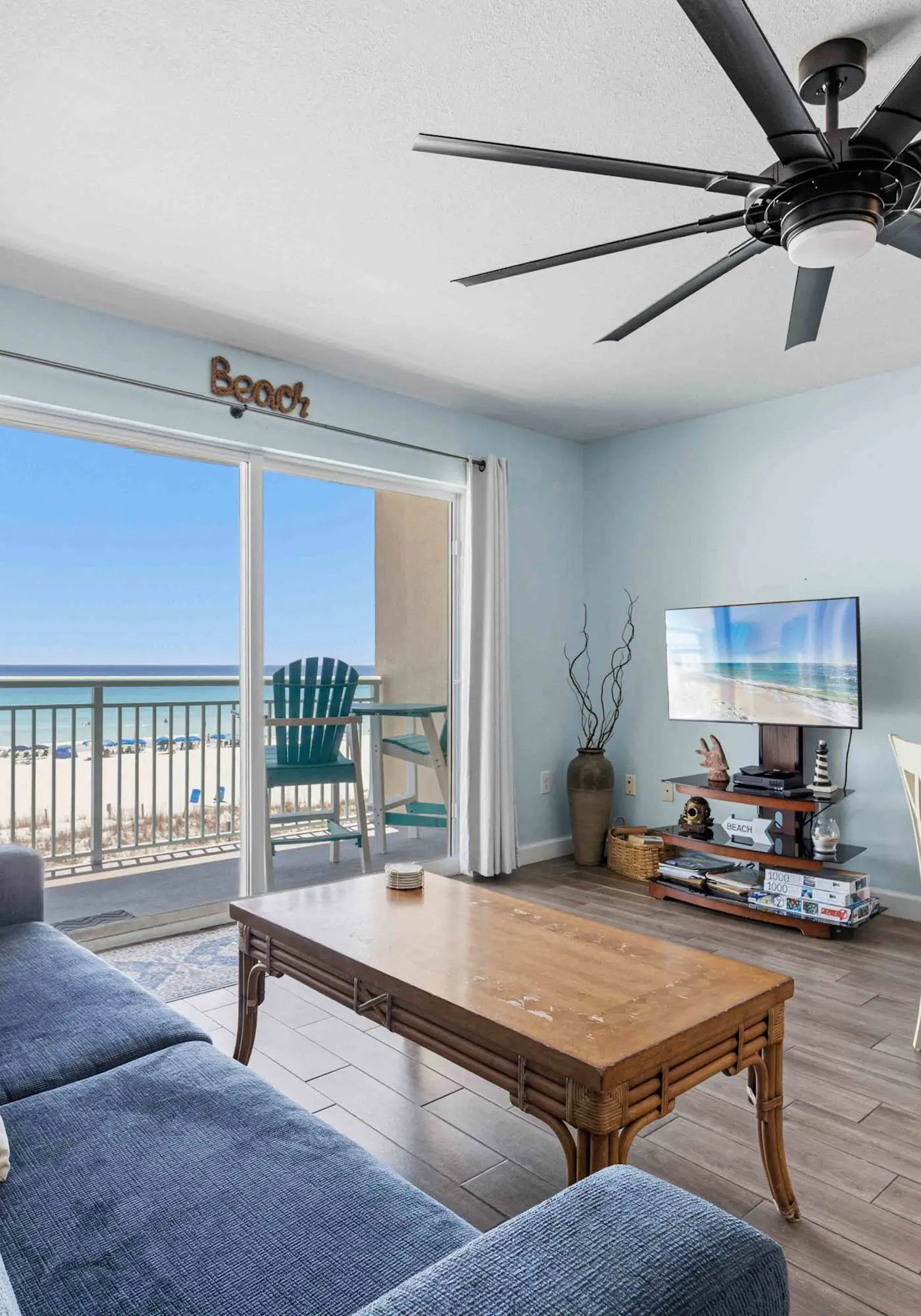 3rd Floor Spacious Gulf Front Condo w/ Beach Service Included, Near Dining