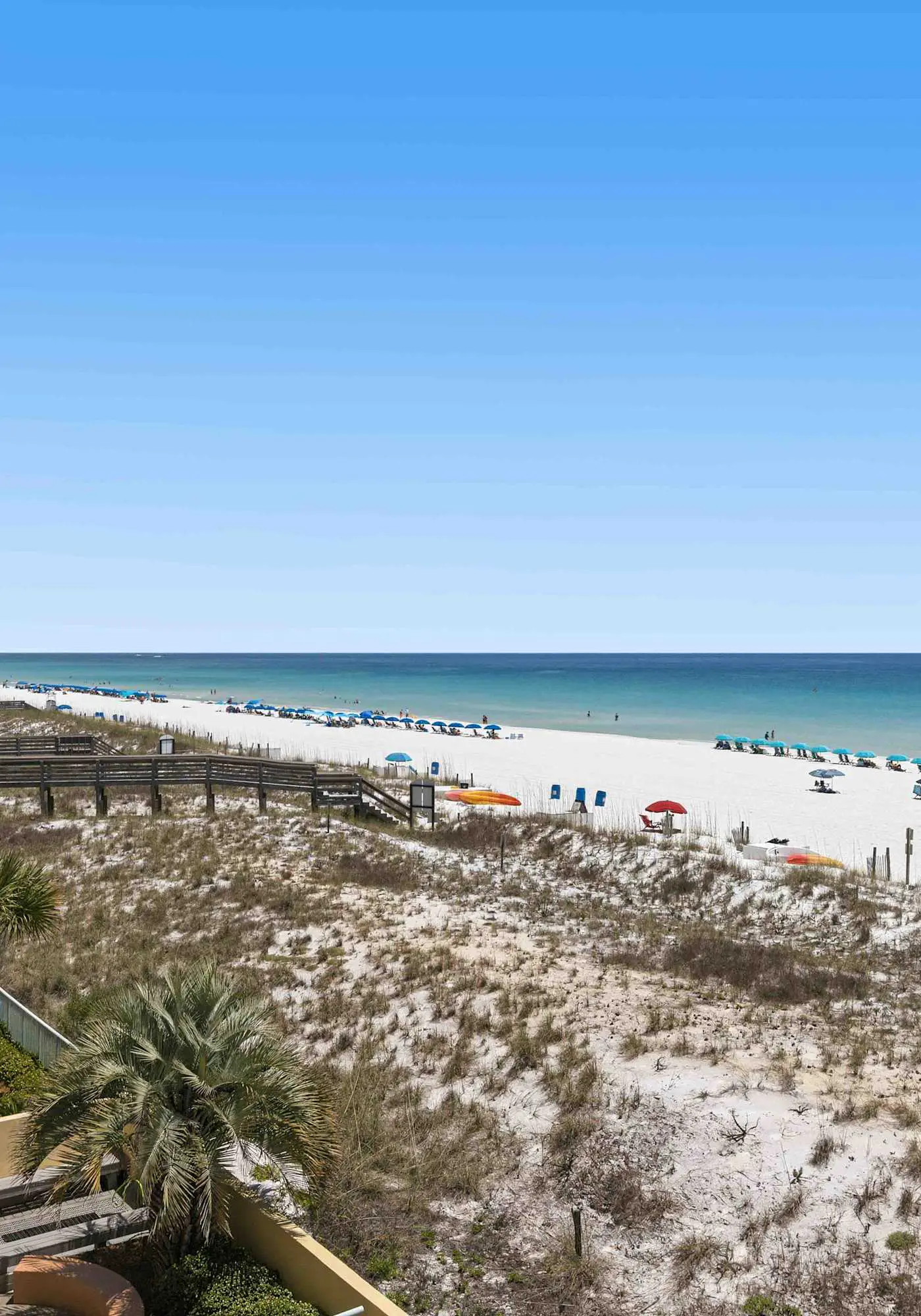 3rd Floor Spacious Gulf Front Condo w/ Beach Service Included, Near Dining