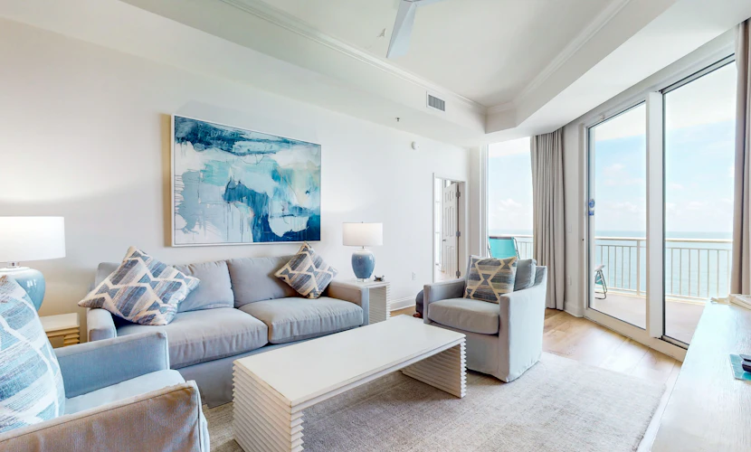 18th-floor condo with amazing views, beach access, pools & gym