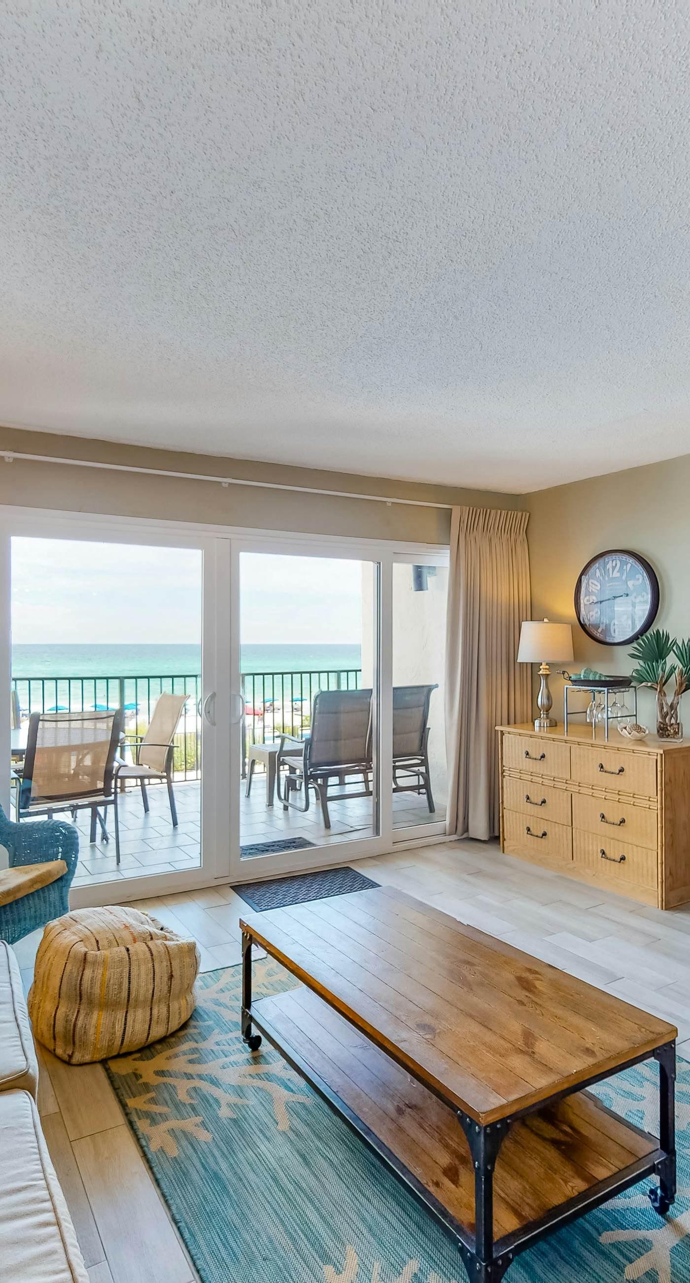 Luxury, oceanfront condo with outdoor pool & patio - snowbird-friendly