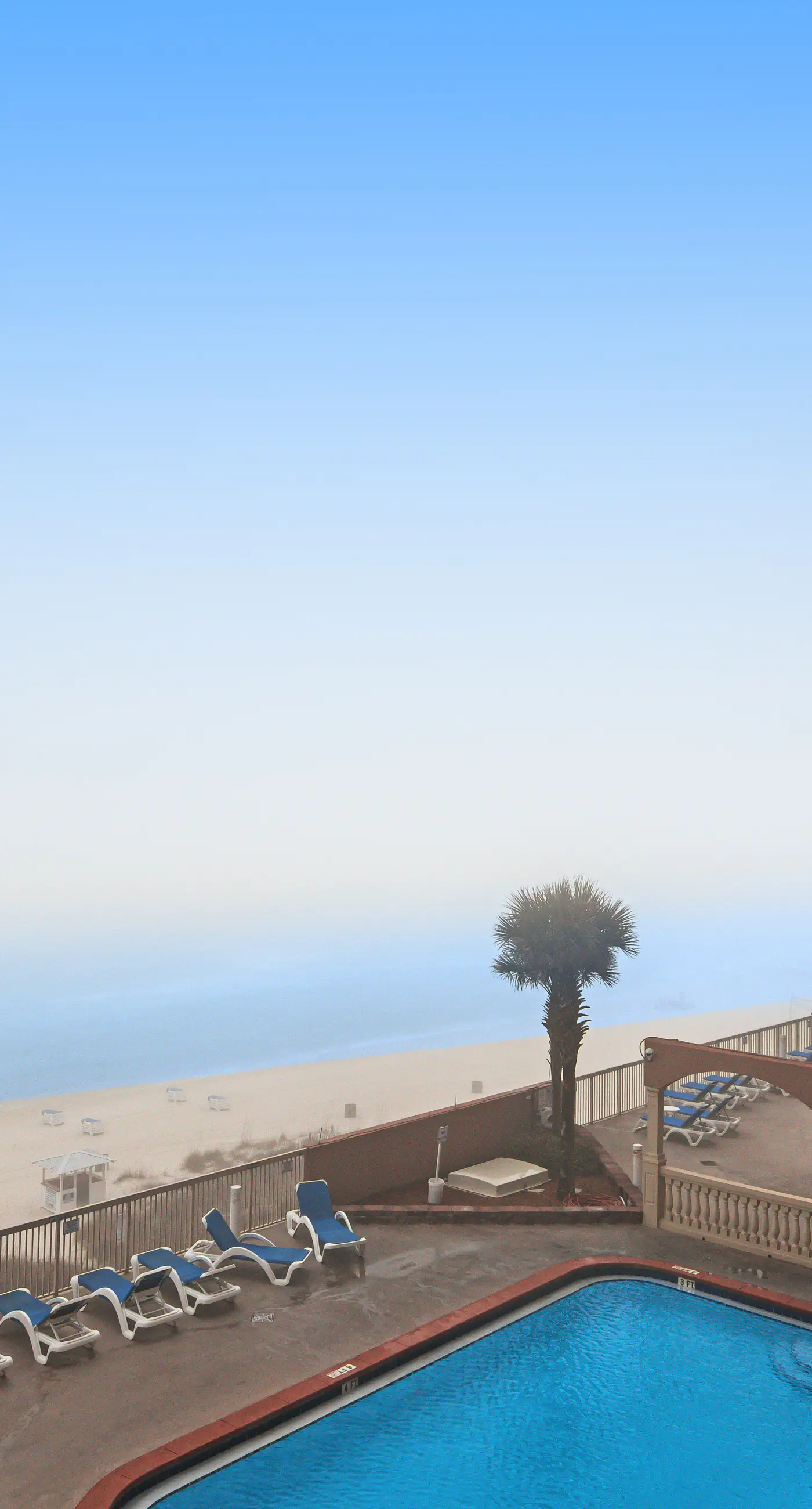 Beach-chic, 7th-floor condo with incredible Gulf-front views, gym, hot tub & 2 pools