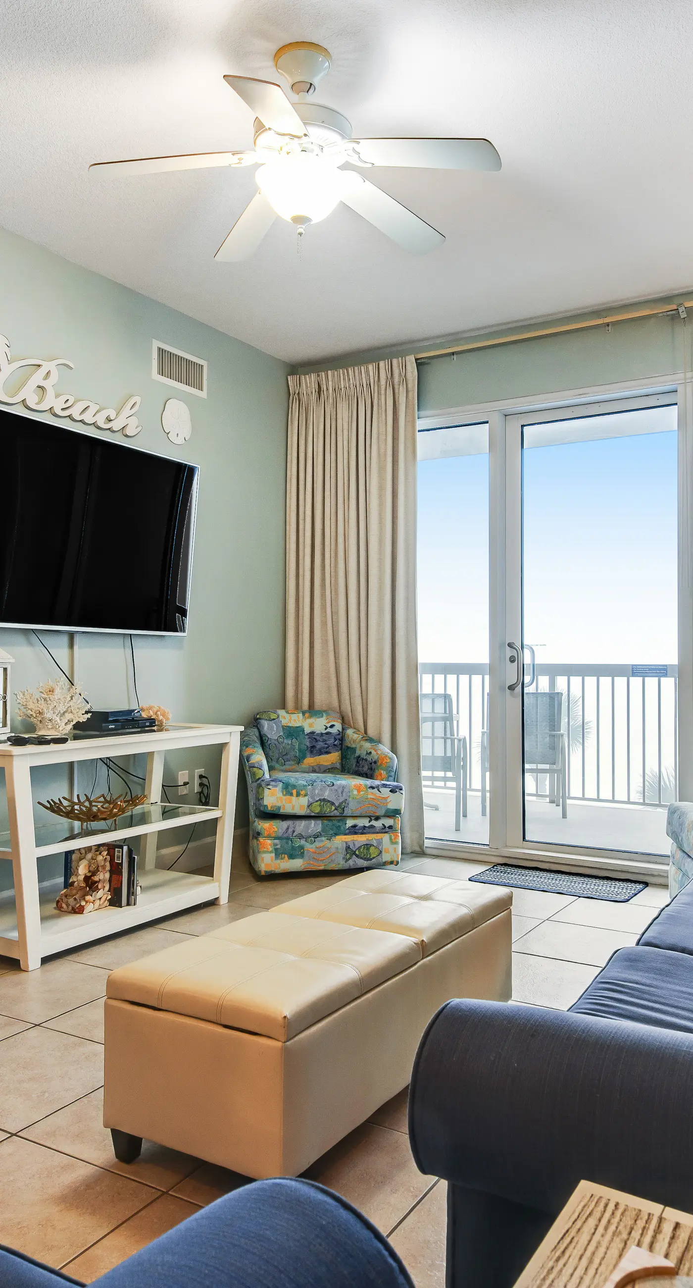 Beach-chic, 7th-floor condo with incredible Gulf-front views, gym, hot tub & 2 pools