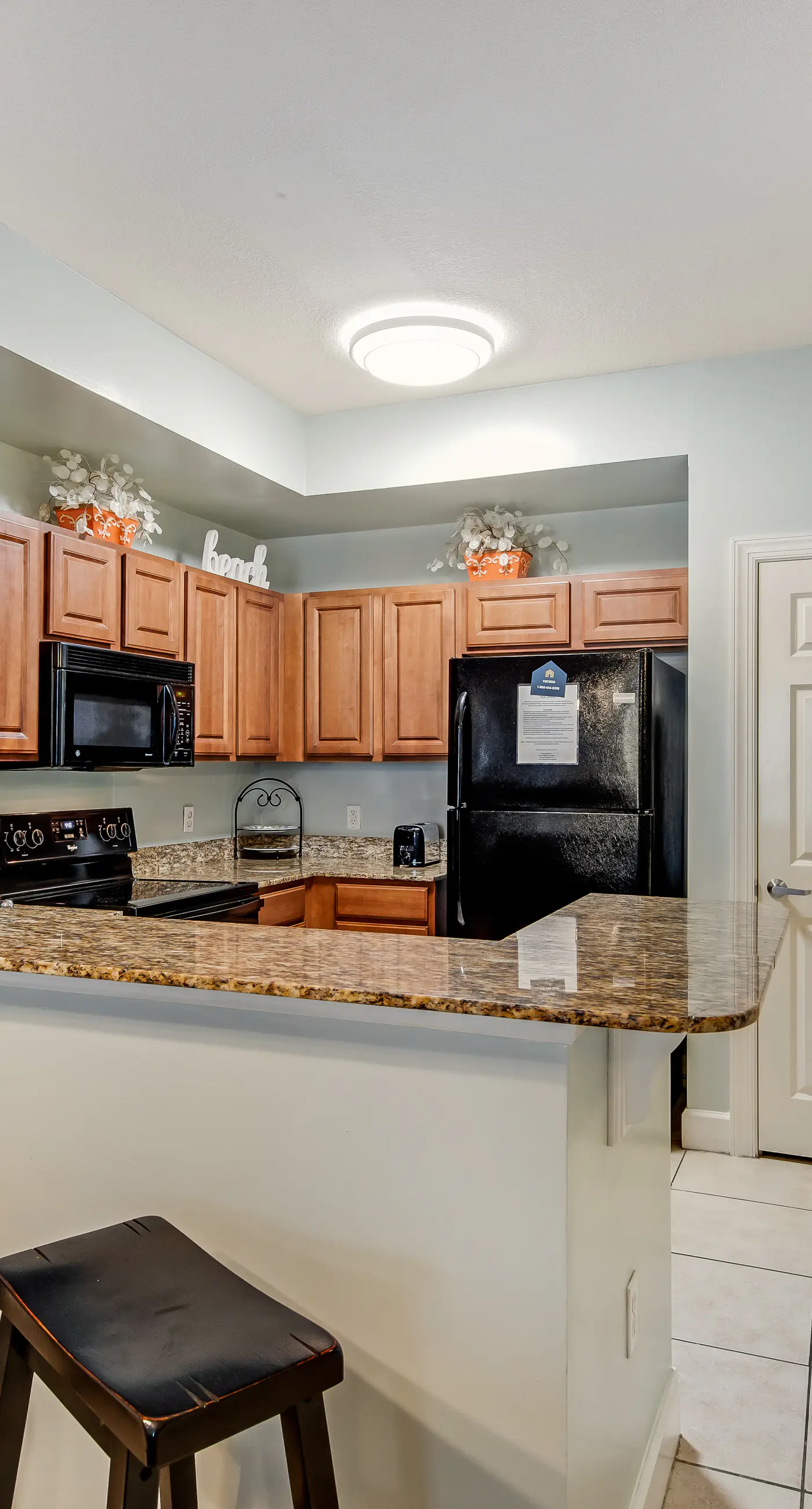 Beach-chic, 7th-floor condo with incredible Gulf-front views, gym, hot tub & 2 pools
