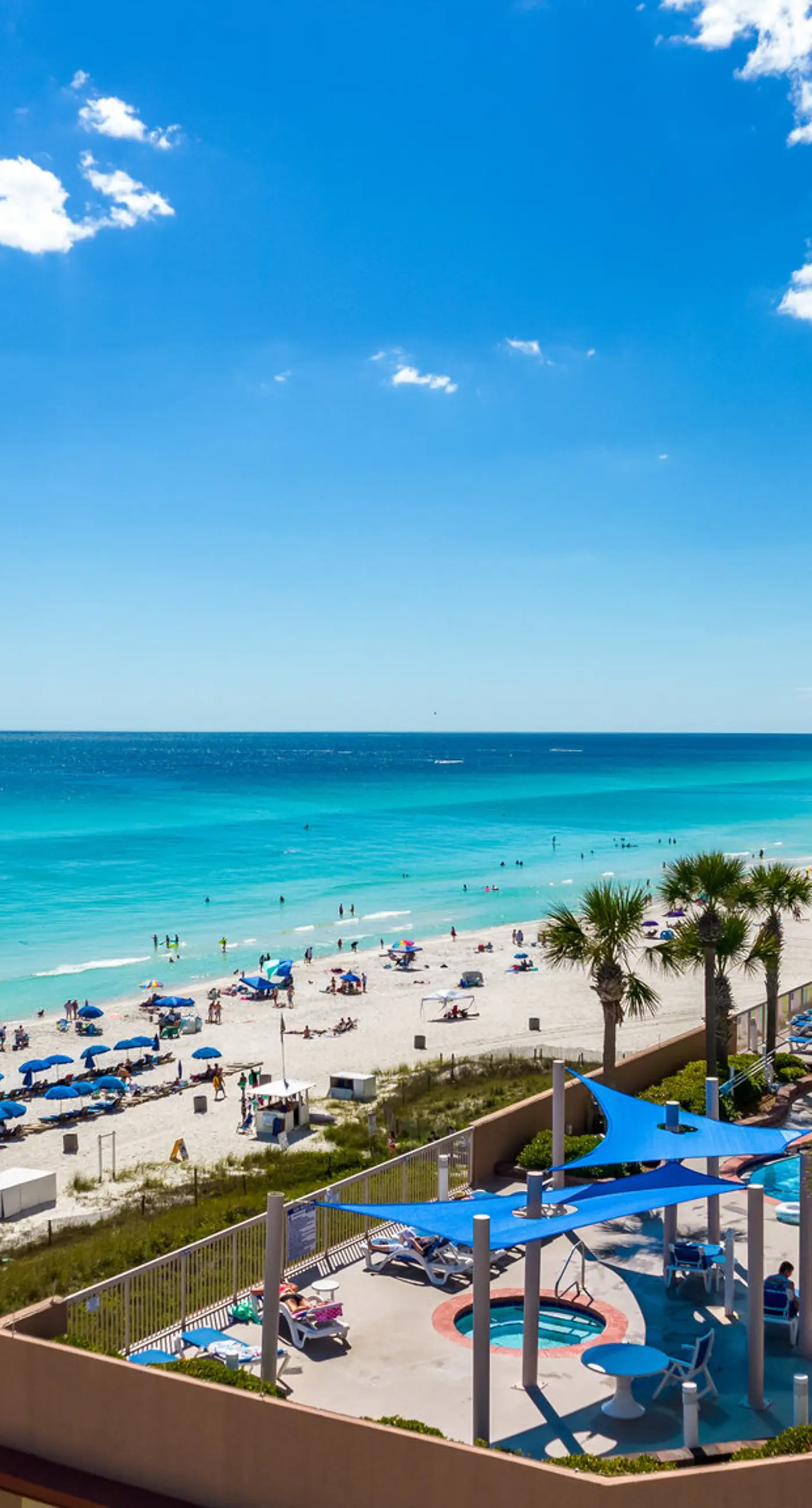 Beach-chic, 7th-floor condo with incredible Gulf-front views, gym, hot tub & 2 pools